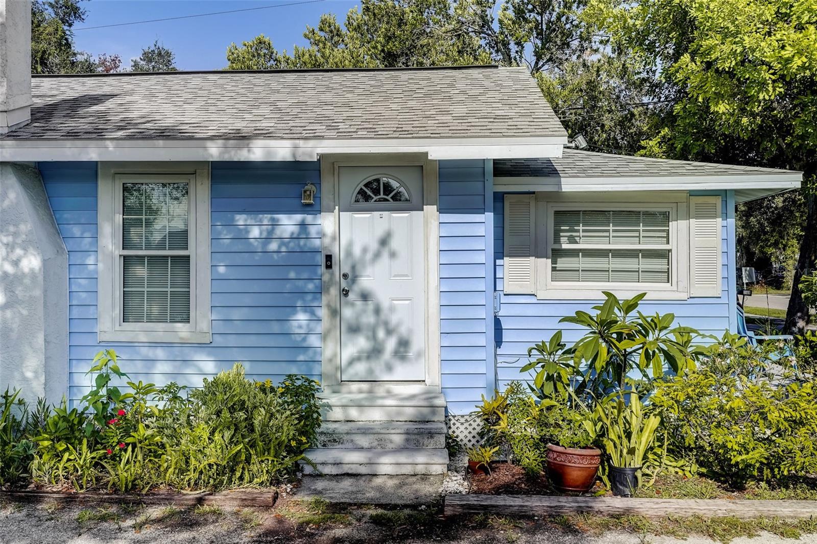 709 19TH AVE W