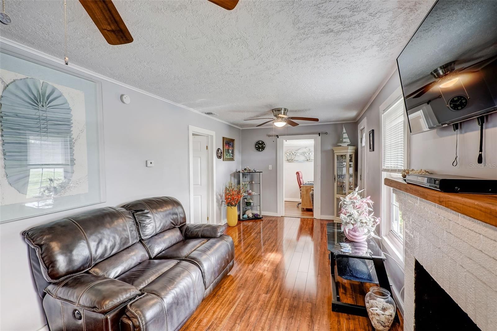 709 19TH AVE W