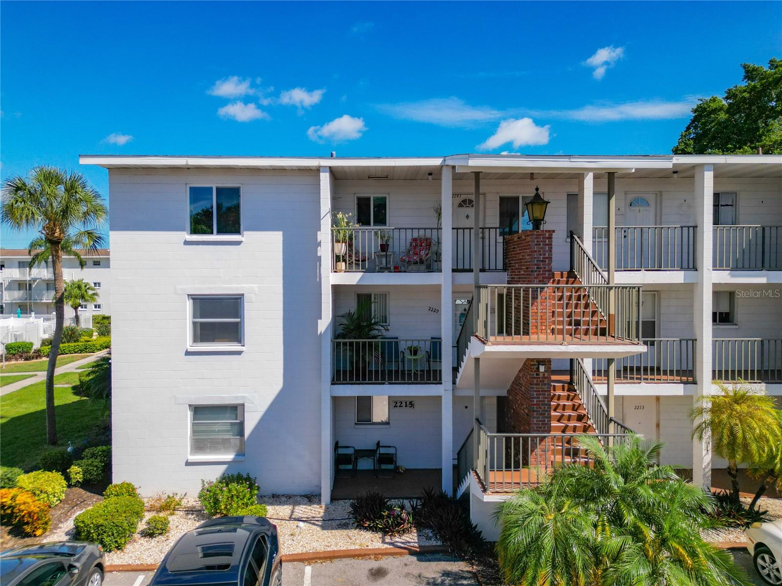 2229 SUNSET DR #E21