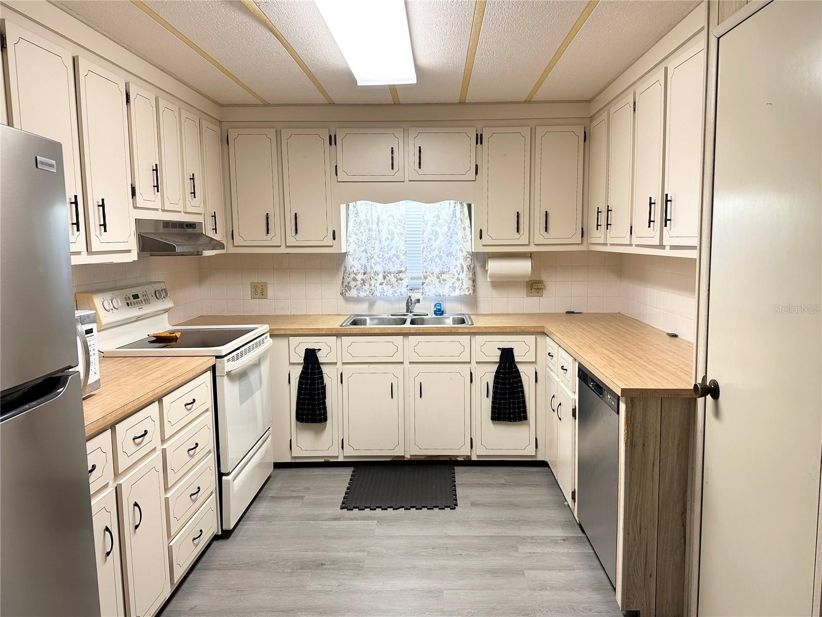 1003 50TH AVE W