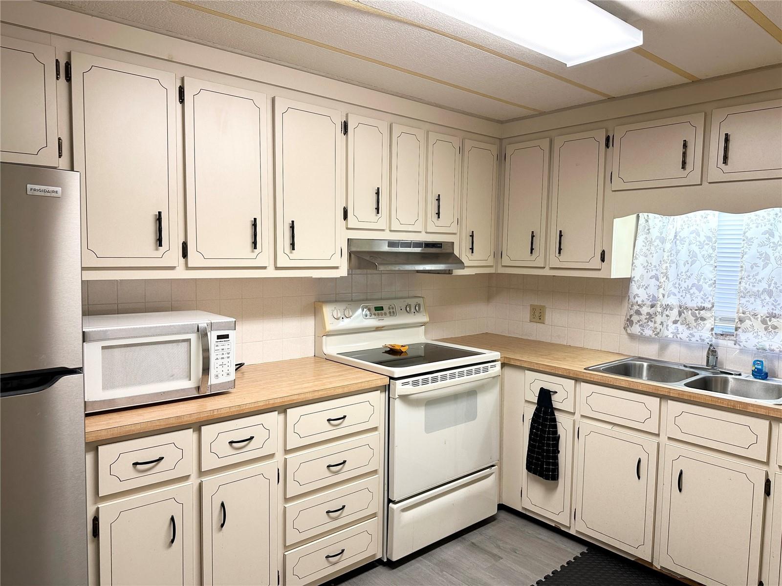 1003 50TH AVE W