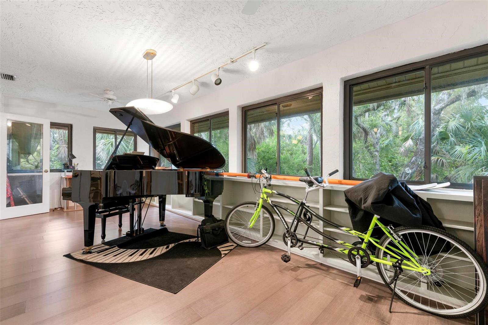 3330 THORNWOOD RD #3330