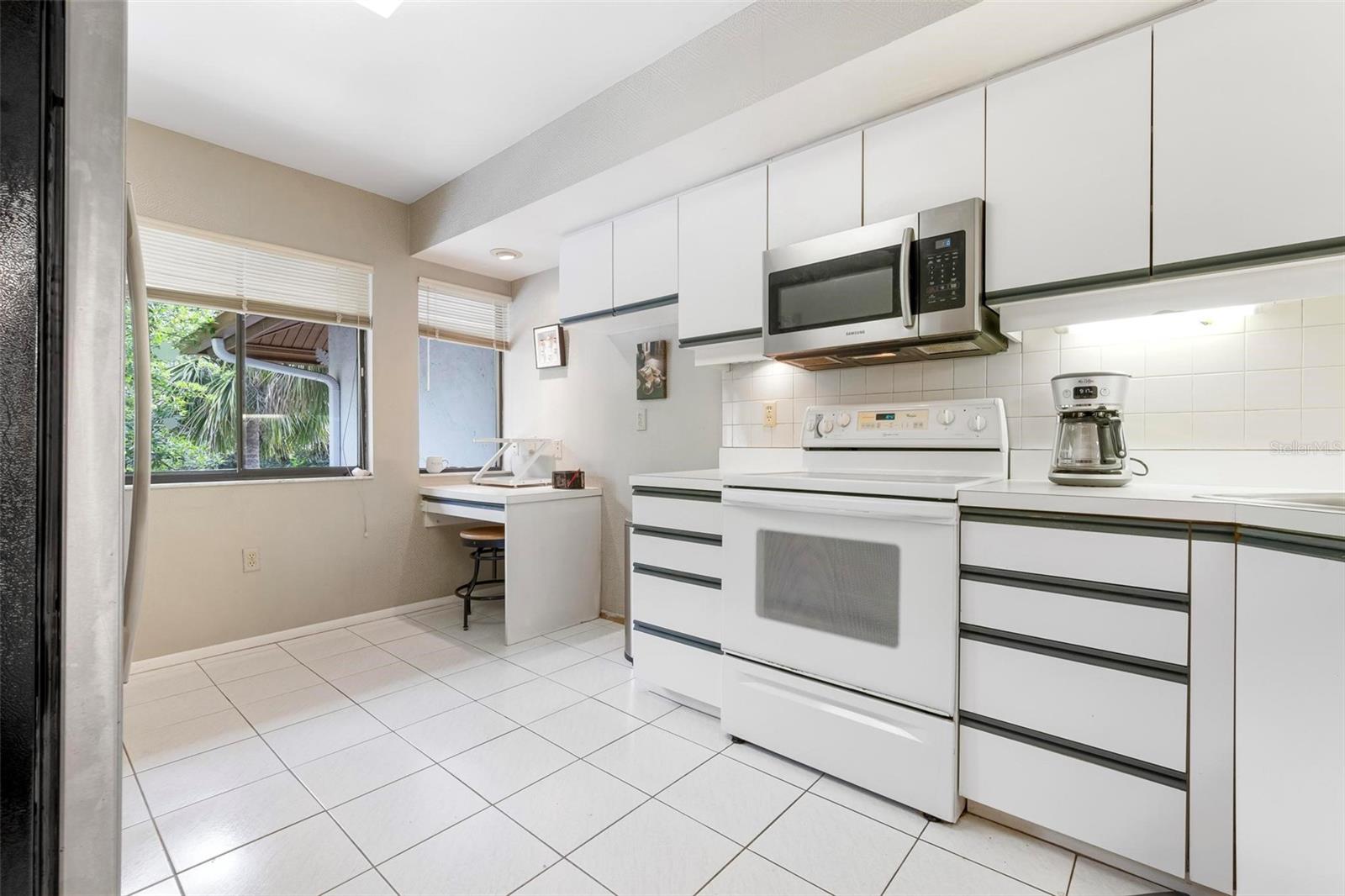 3330 THORNWOOD RD #3330