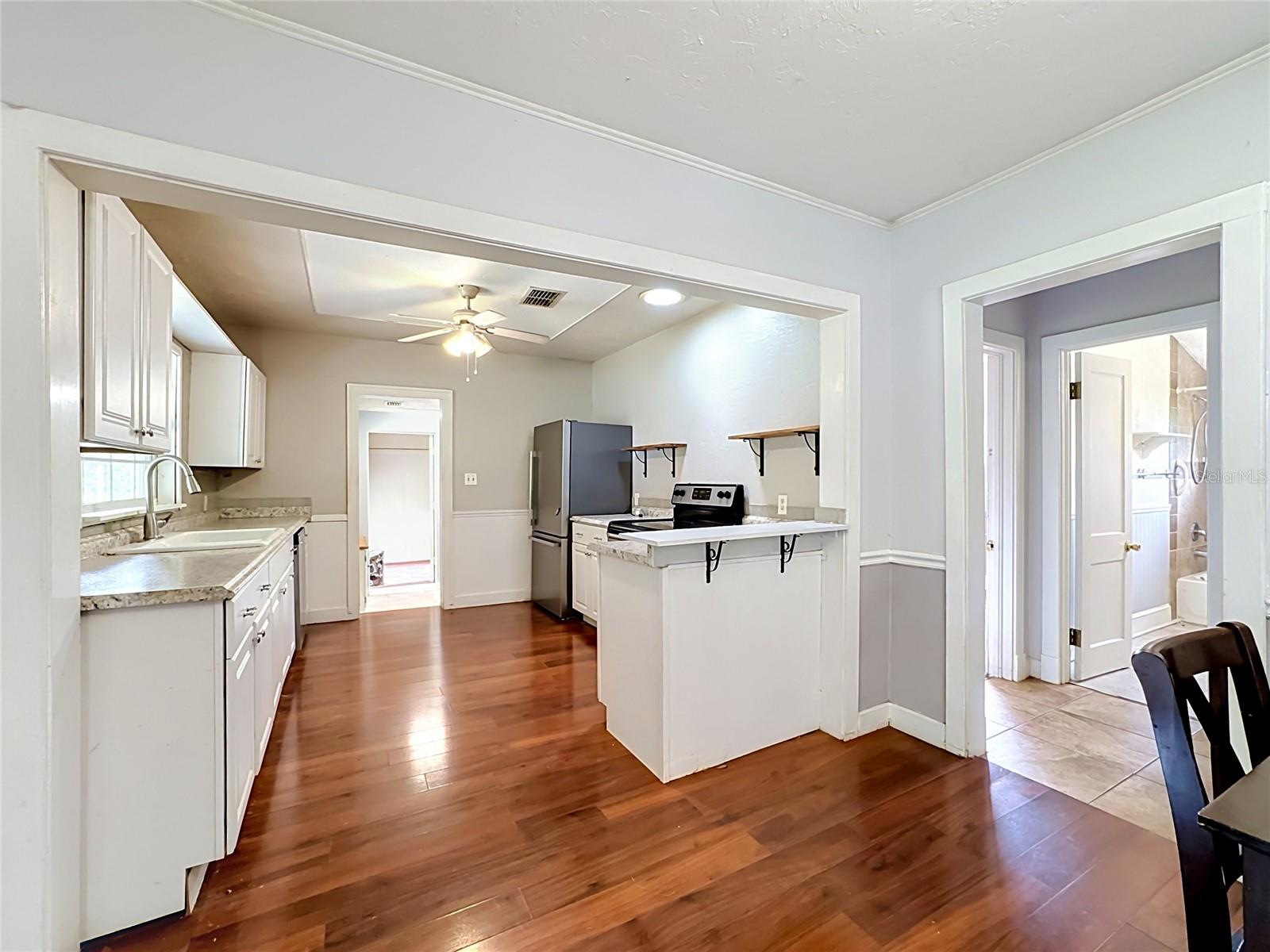 2115 S 55TH AVE E