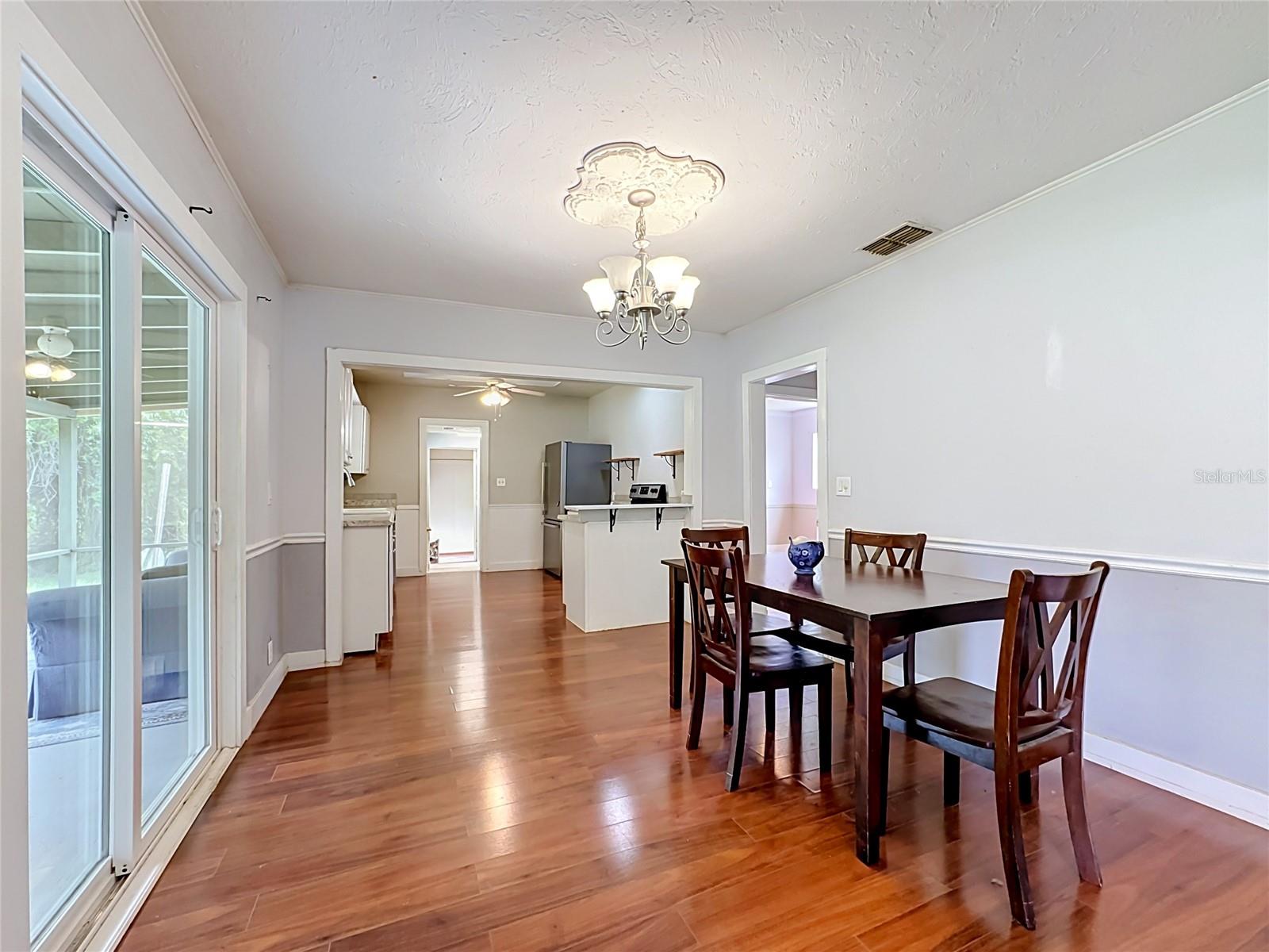 2115 S 55TH AVE E