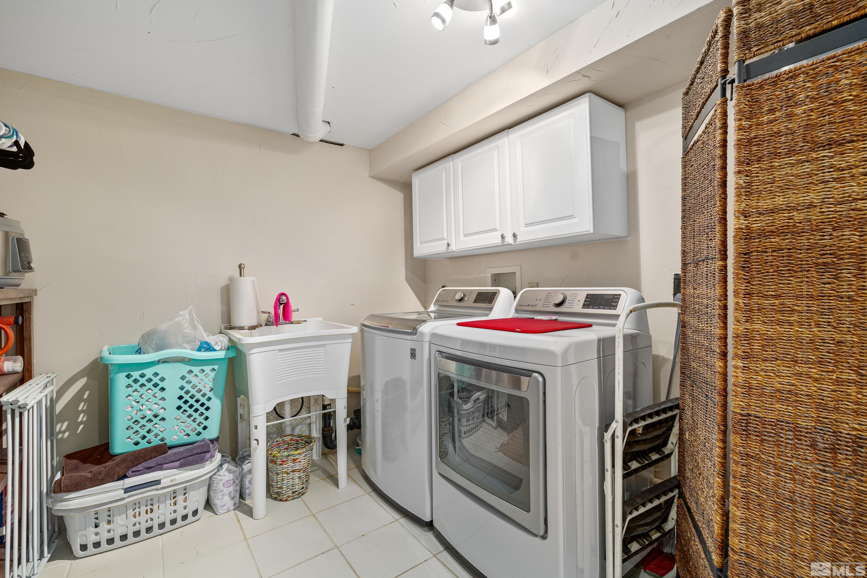 1140 Sharon Way