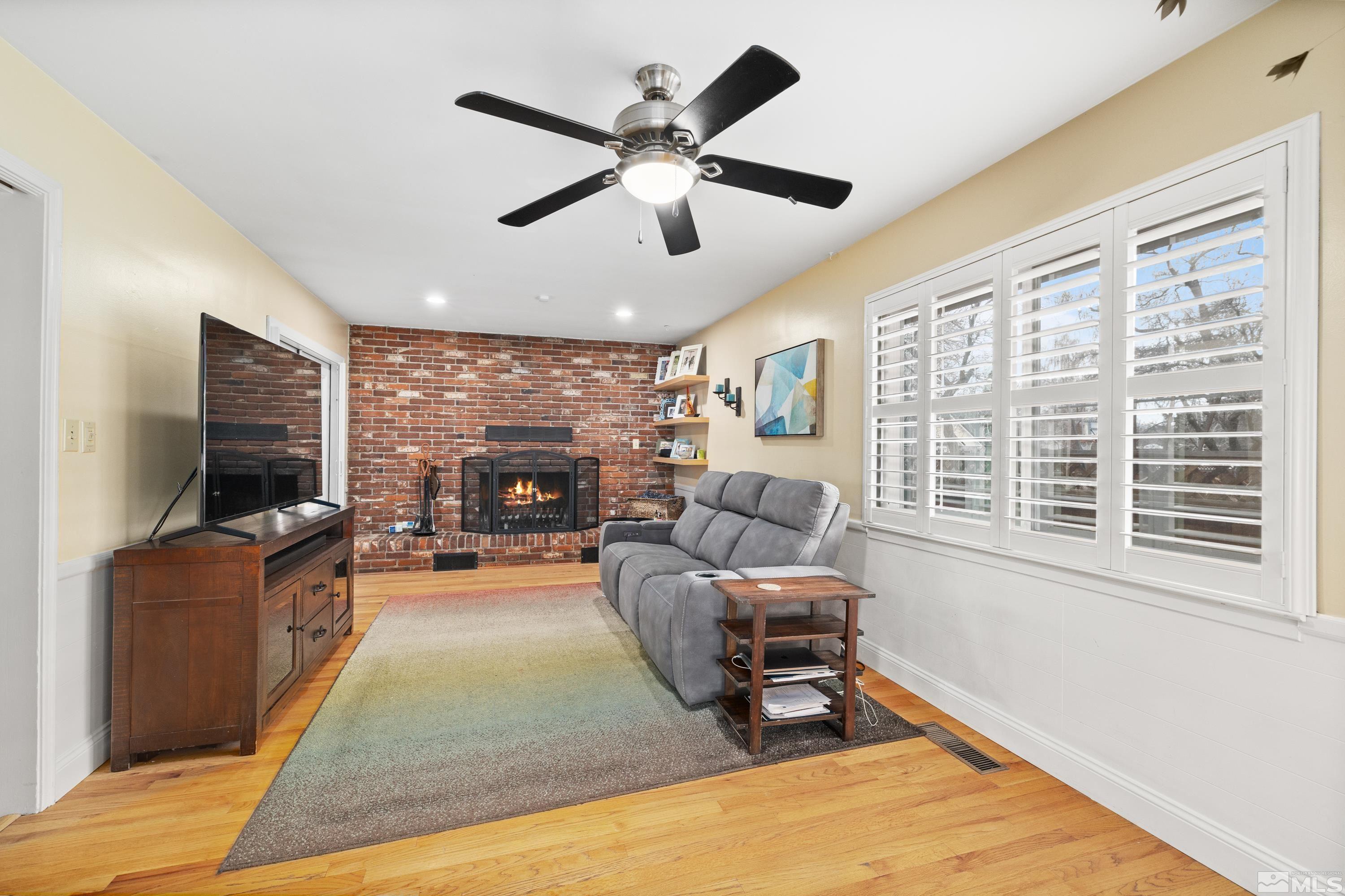 1140 Sharon Way