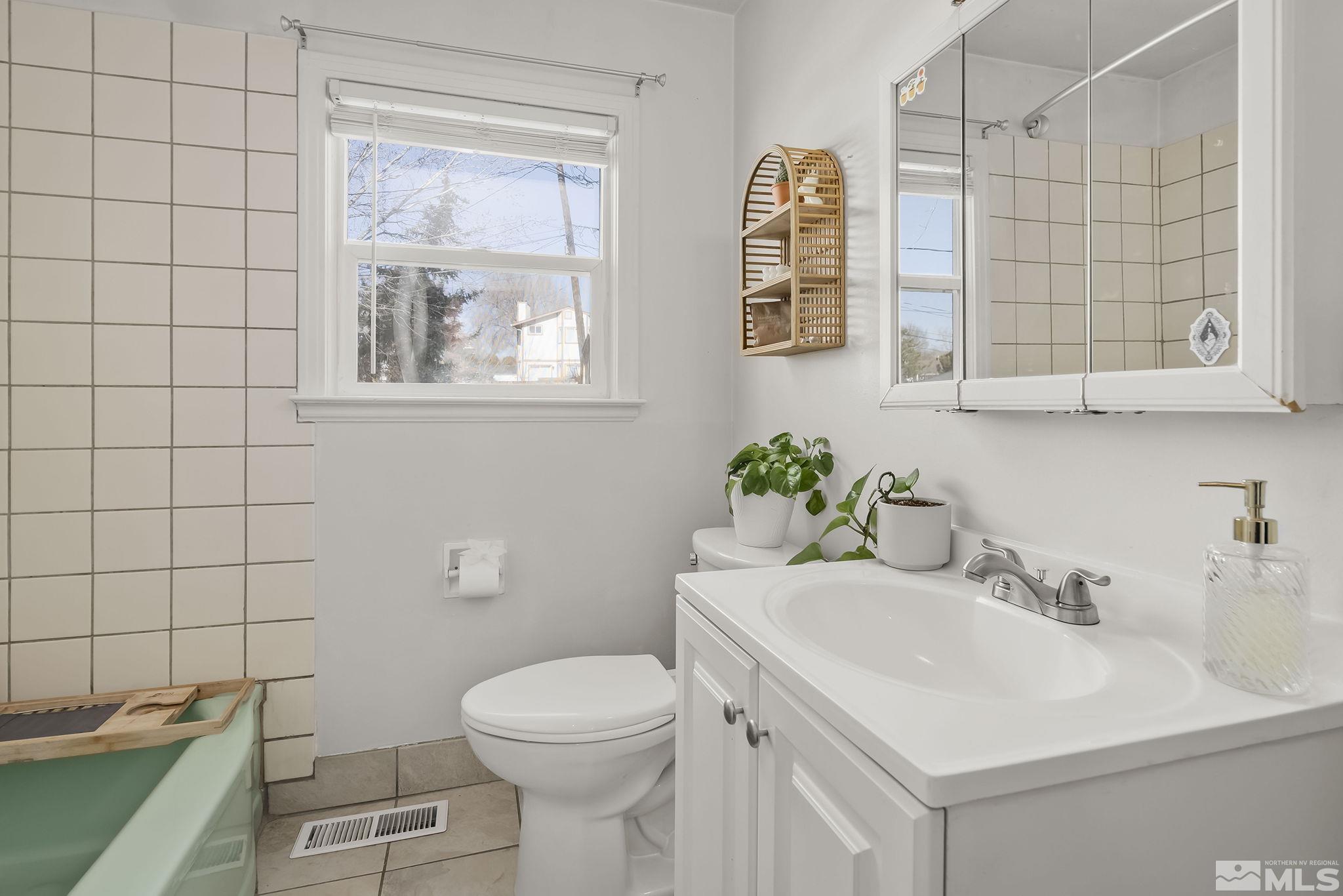 35 Hastings Dr