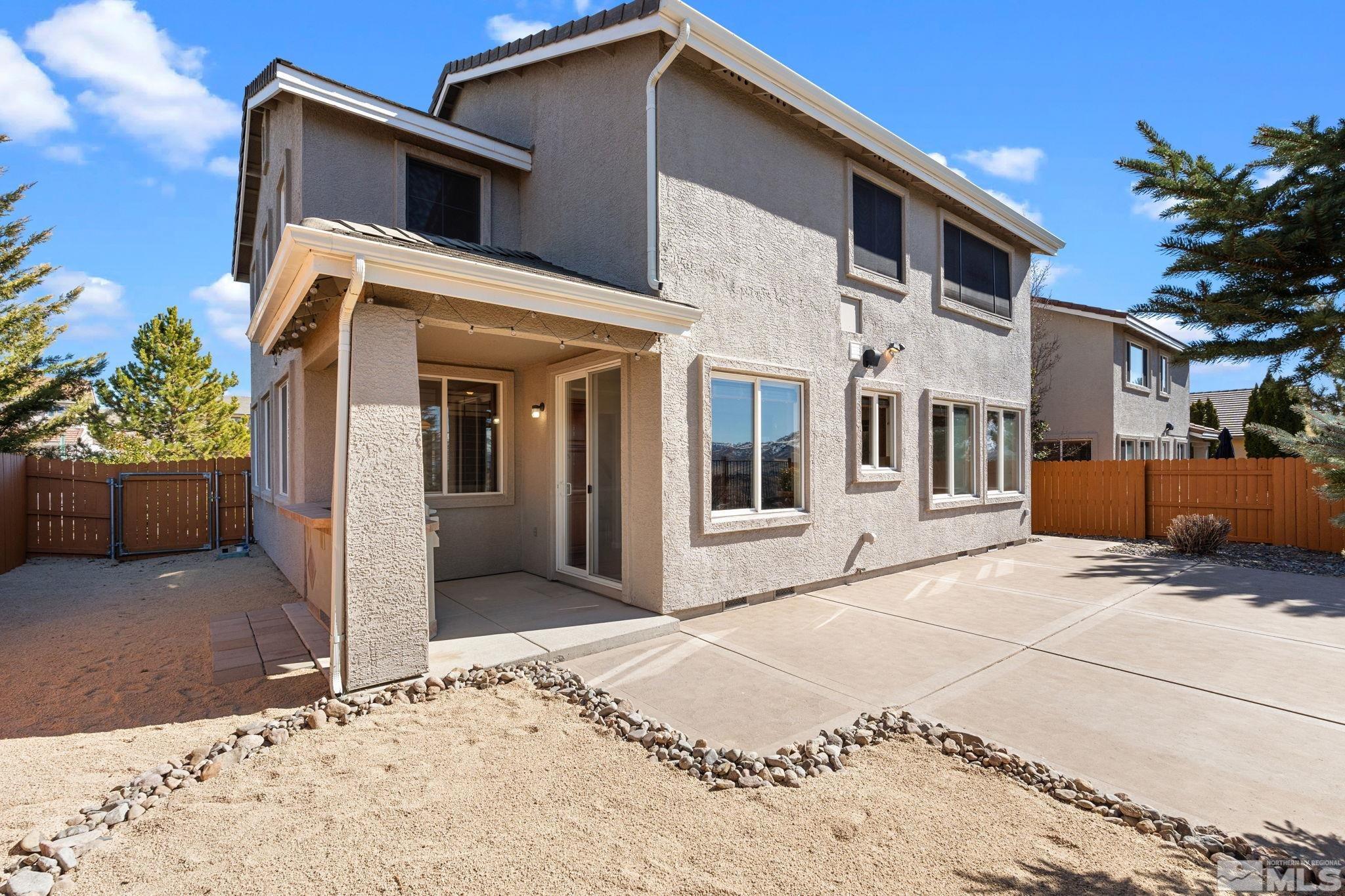 2445 Glen Eagles Dr