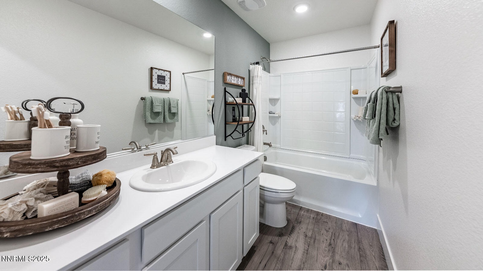 1978 Silicone Drive, Lot #135