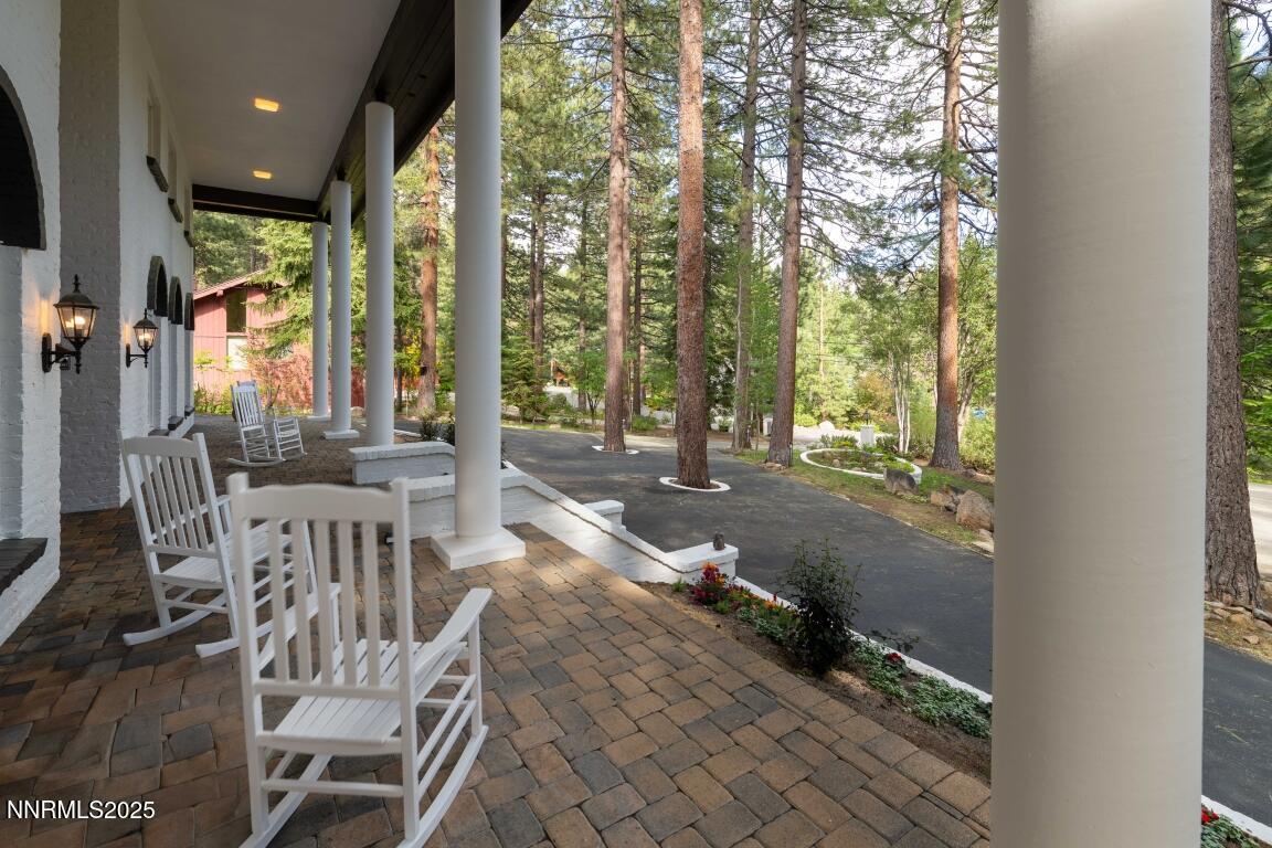 976 Caddie Court