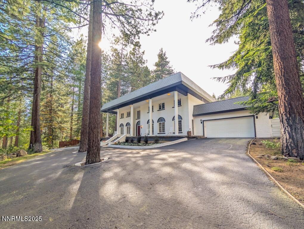 976 Caddie Court