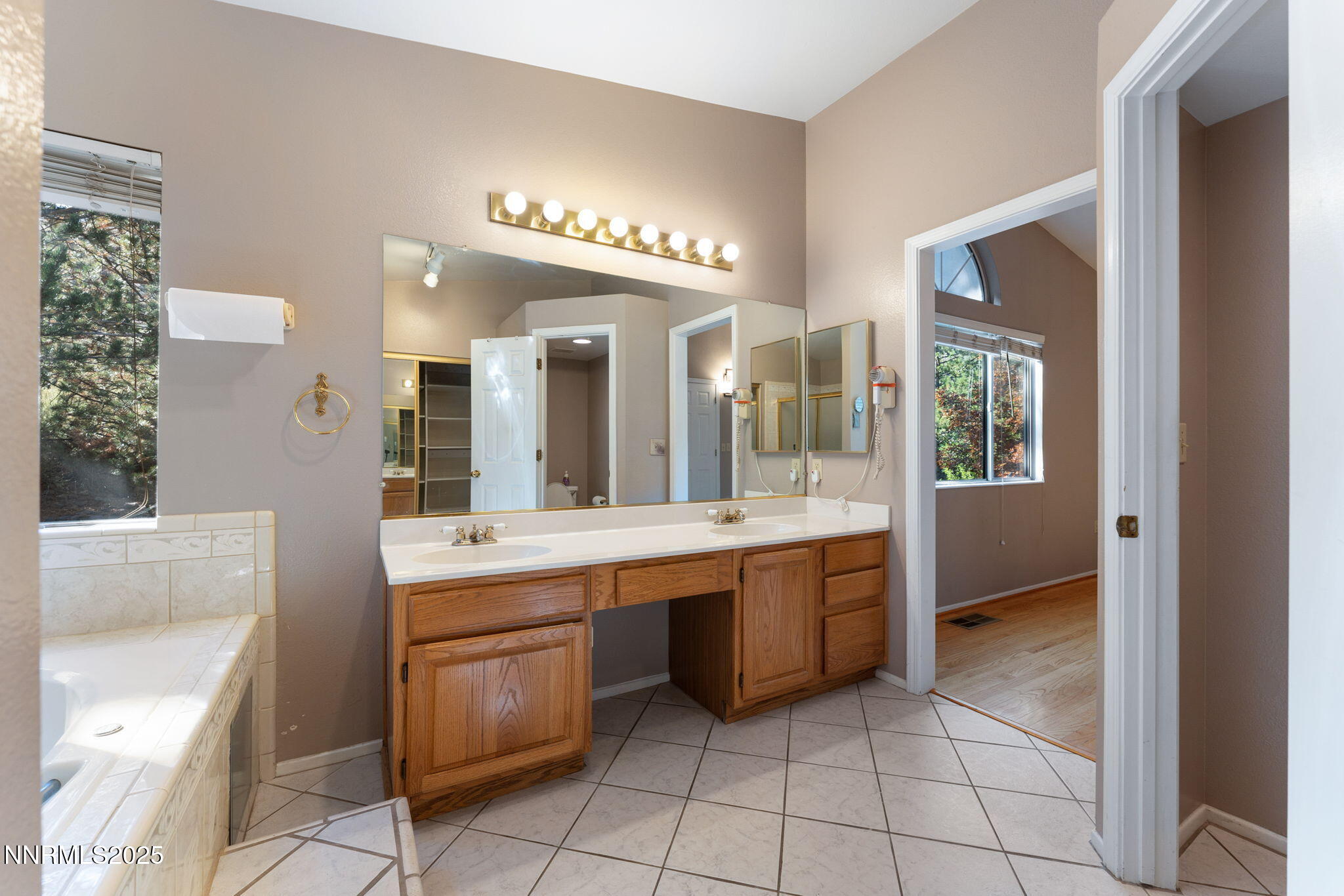 3208 Thornhill Drive