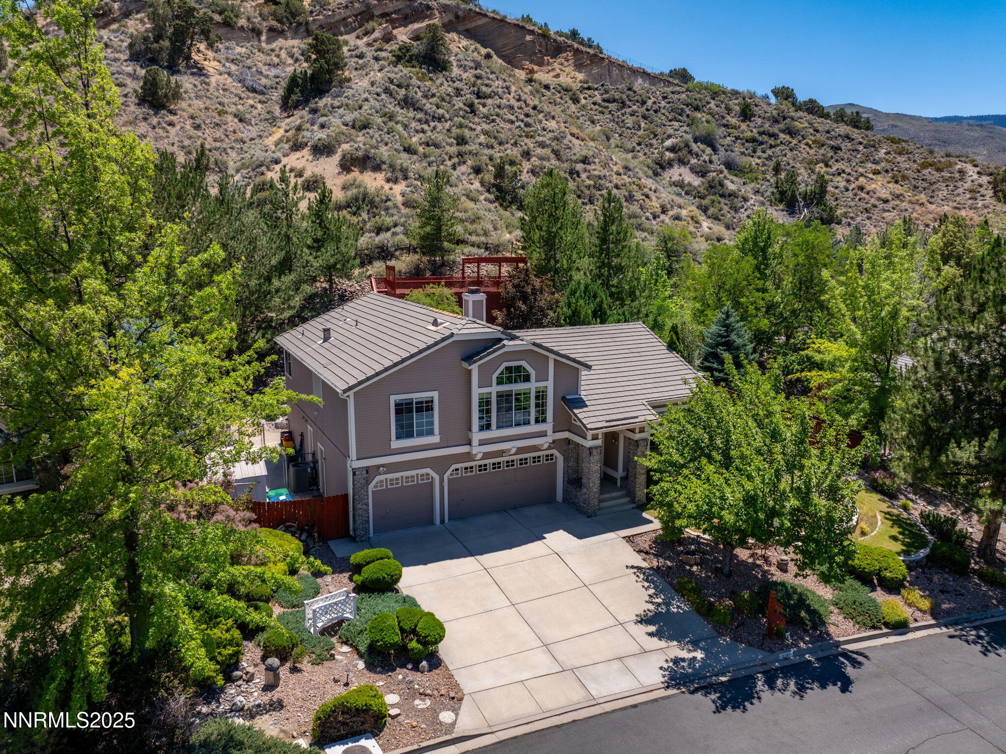 3208 Thornhill Drive