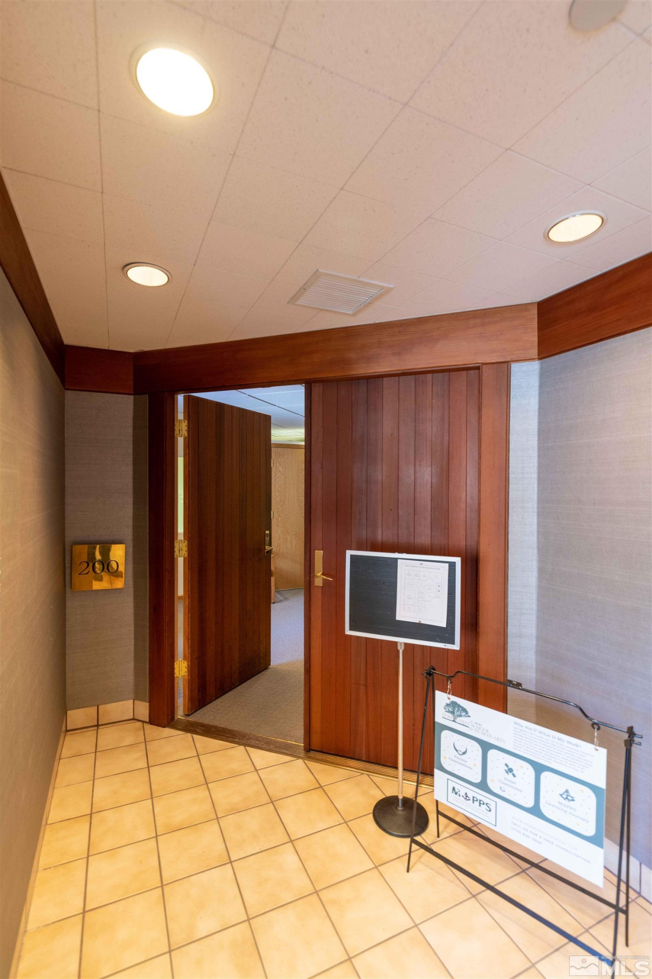 889 Alder Avenue, Alder Ave 200 E