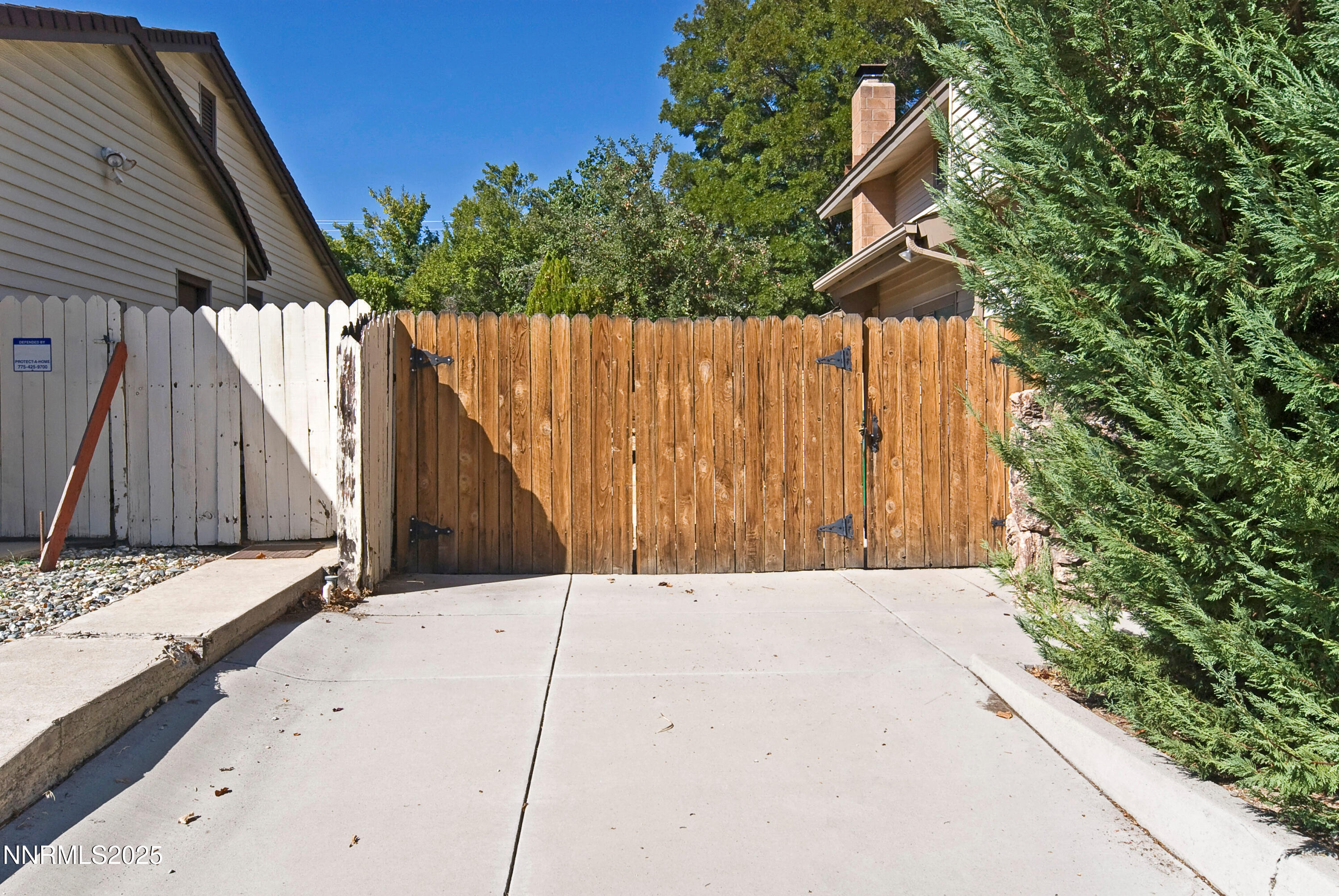 4875 Golden Springs Drive