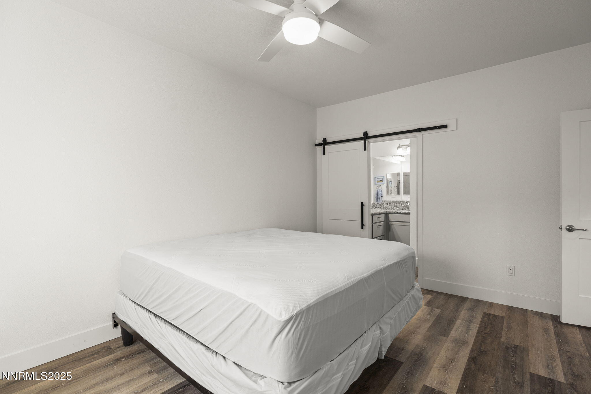 1075 W Slab Cliffs Court