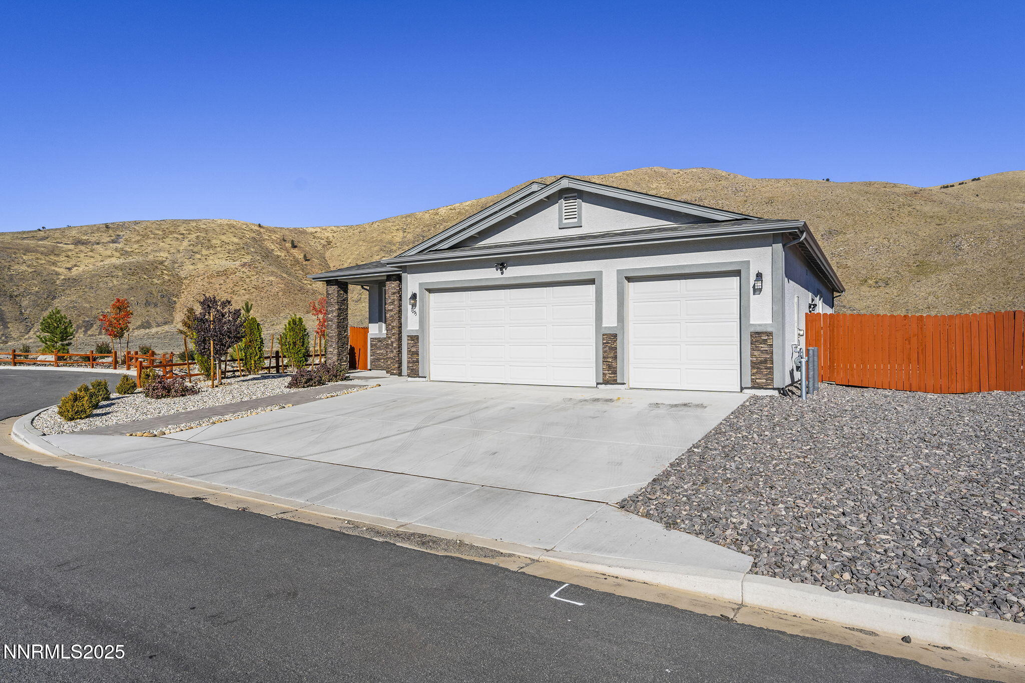 1075 W Slab Cliffs Court