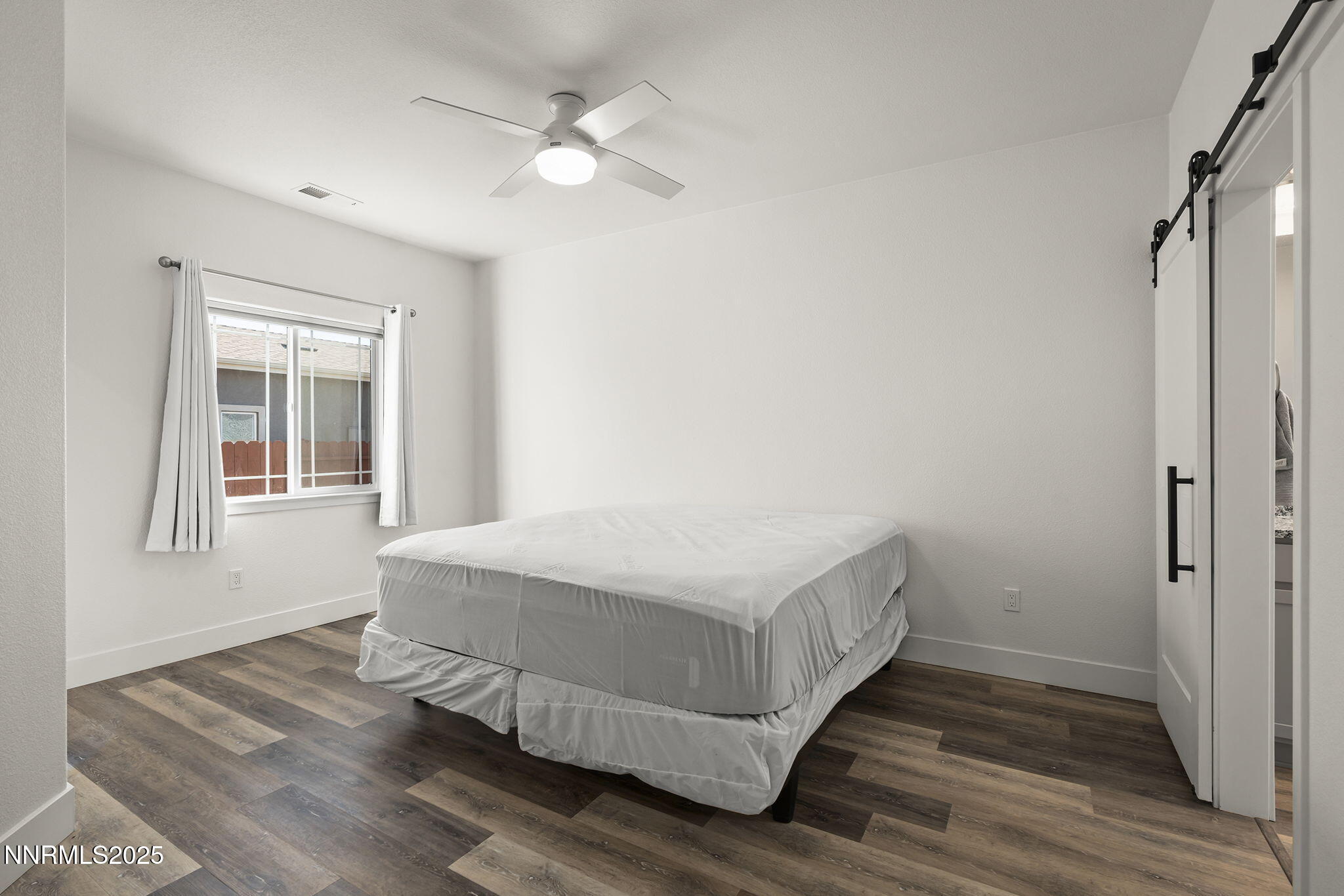 1075 W Slab Cliffs Court