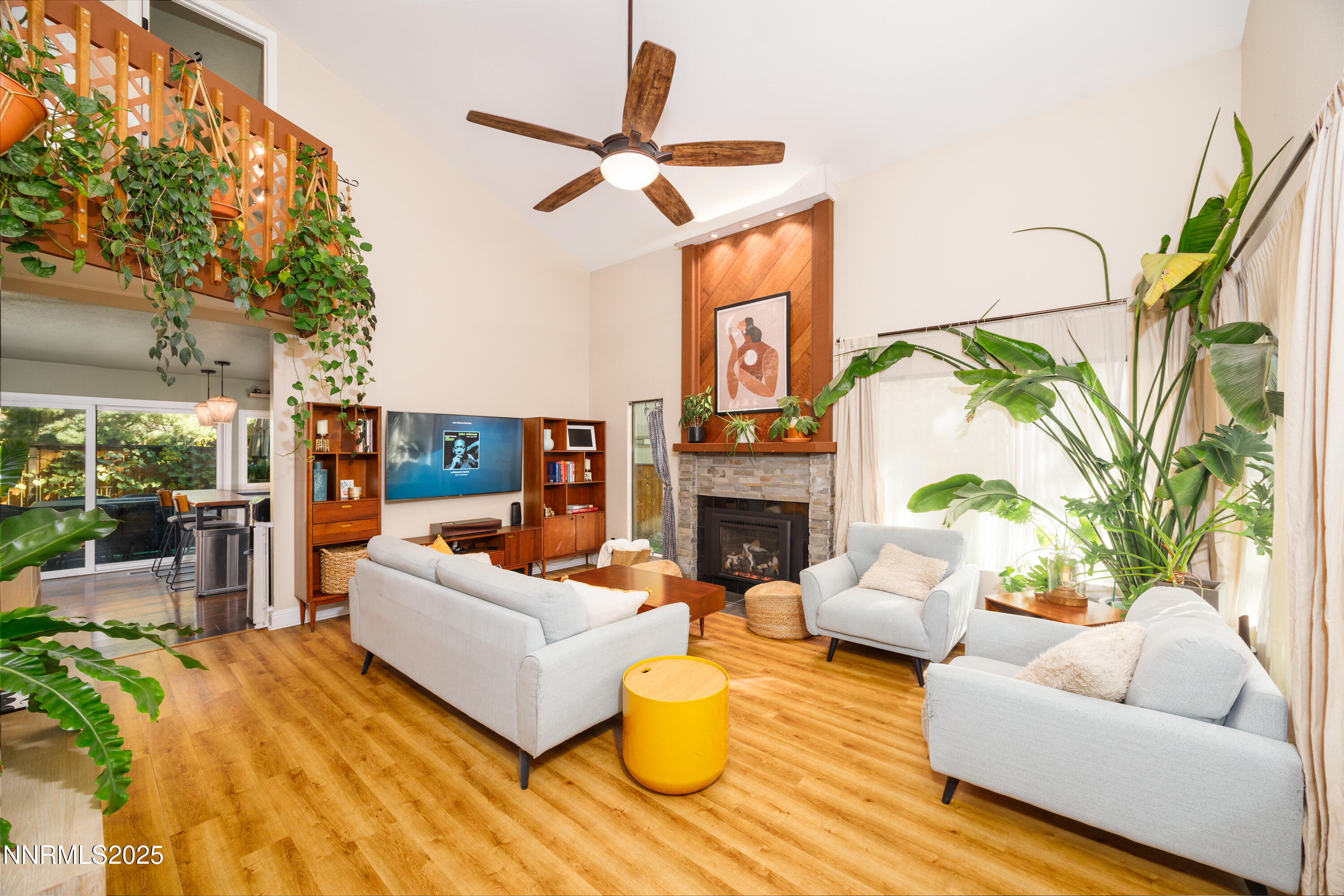 676 W Riverview Circle