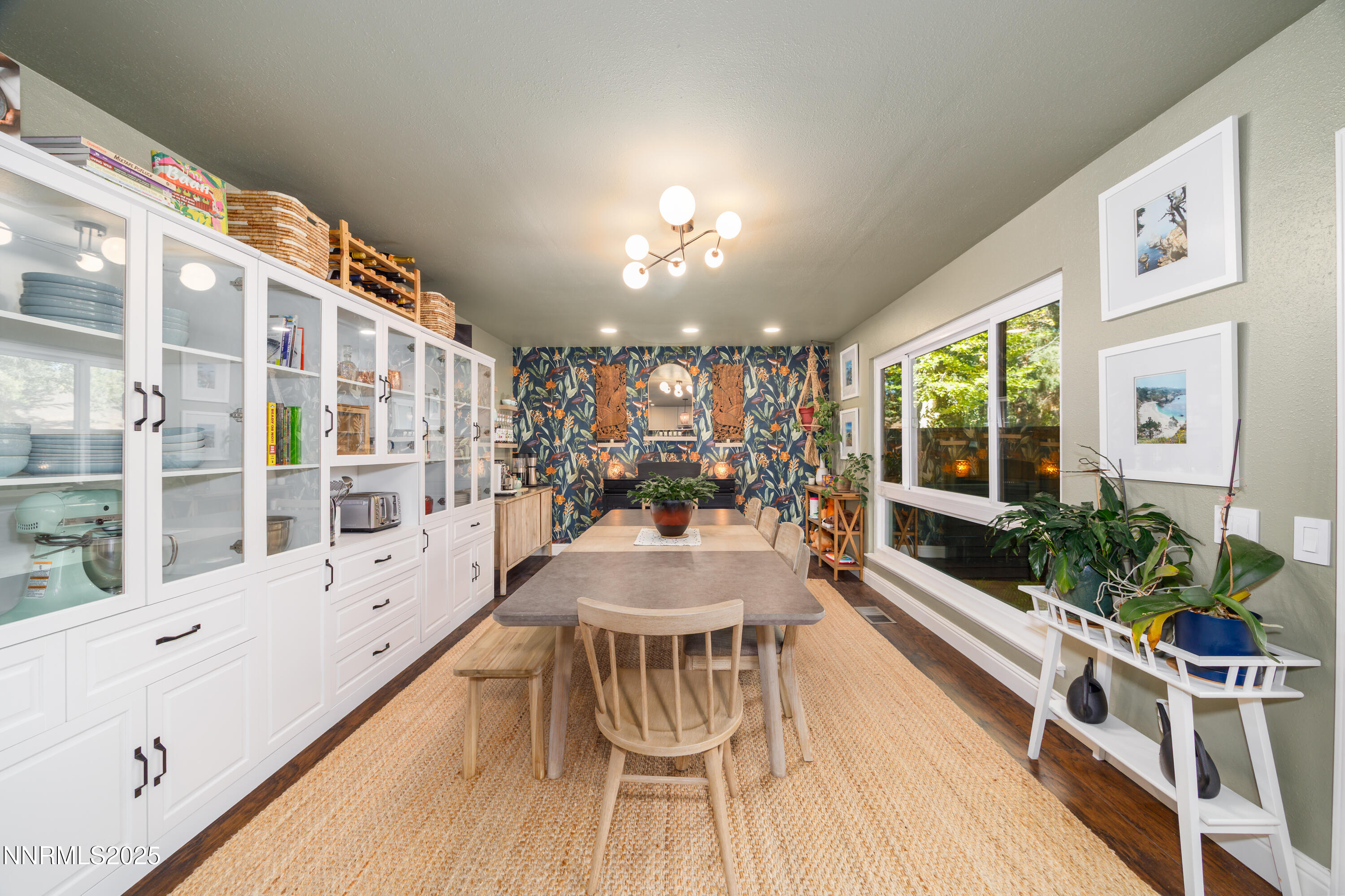 676 W Riverview Circle