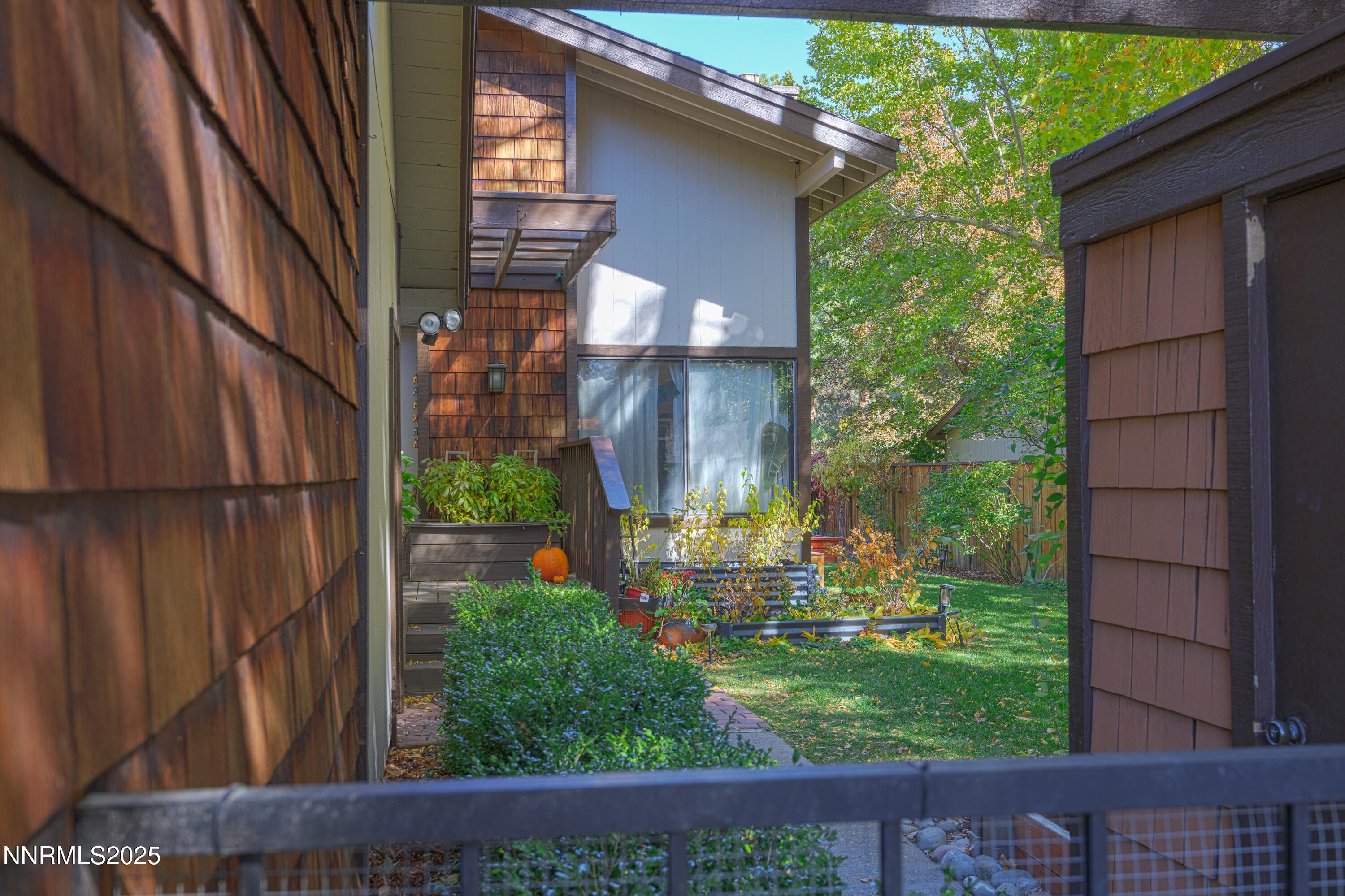 676 W Riverview Circle