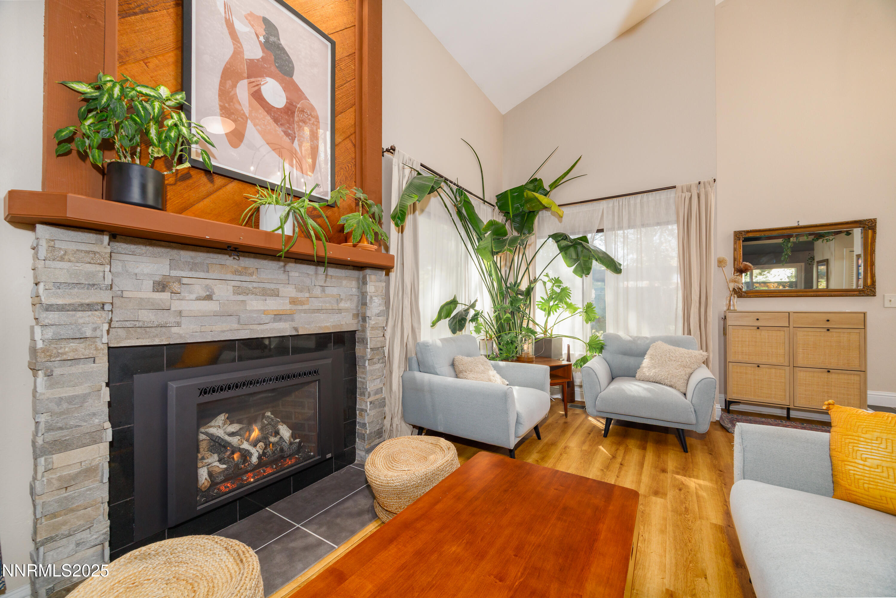 676 W Riverview Circle