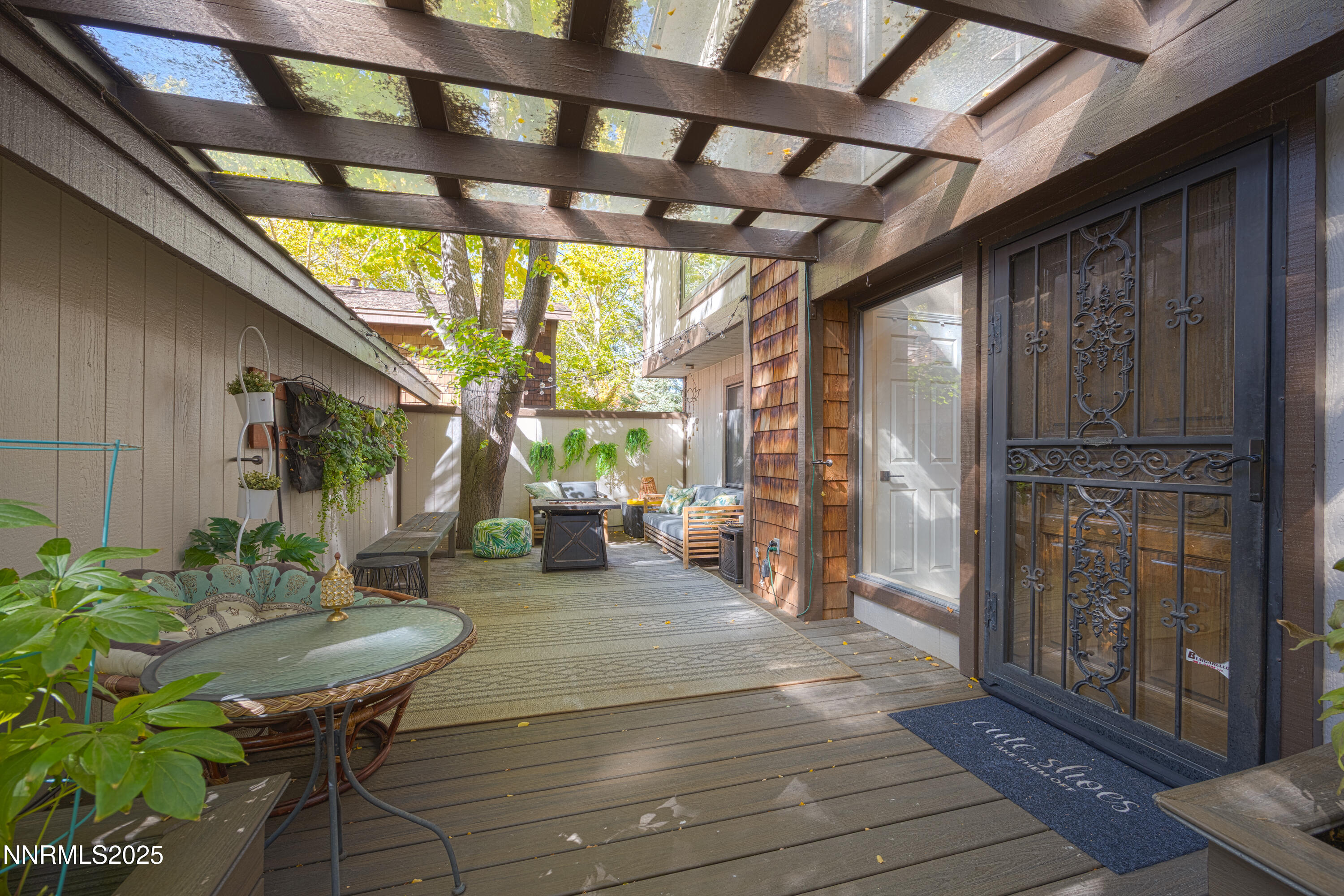 676 W Riverview Circle