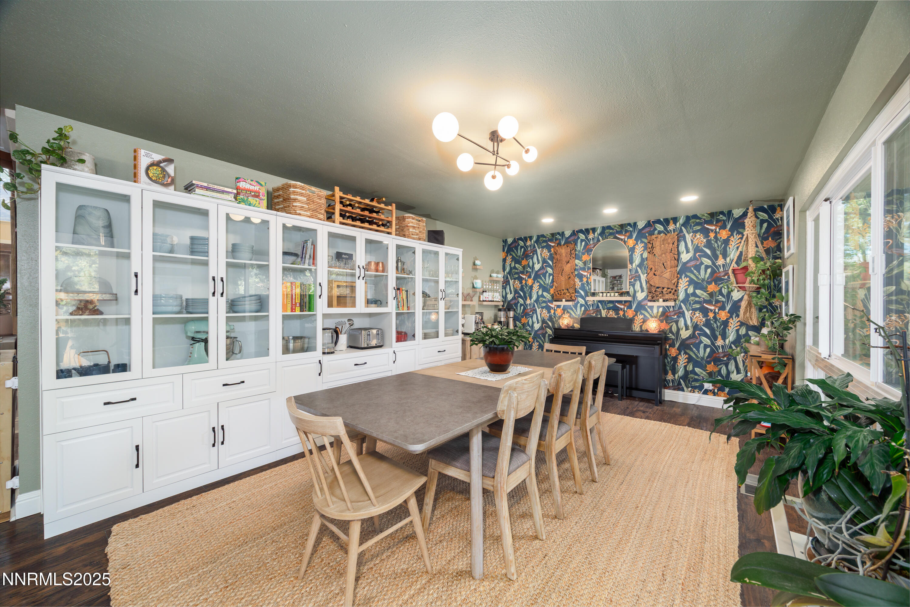 676 W Riverview Circle