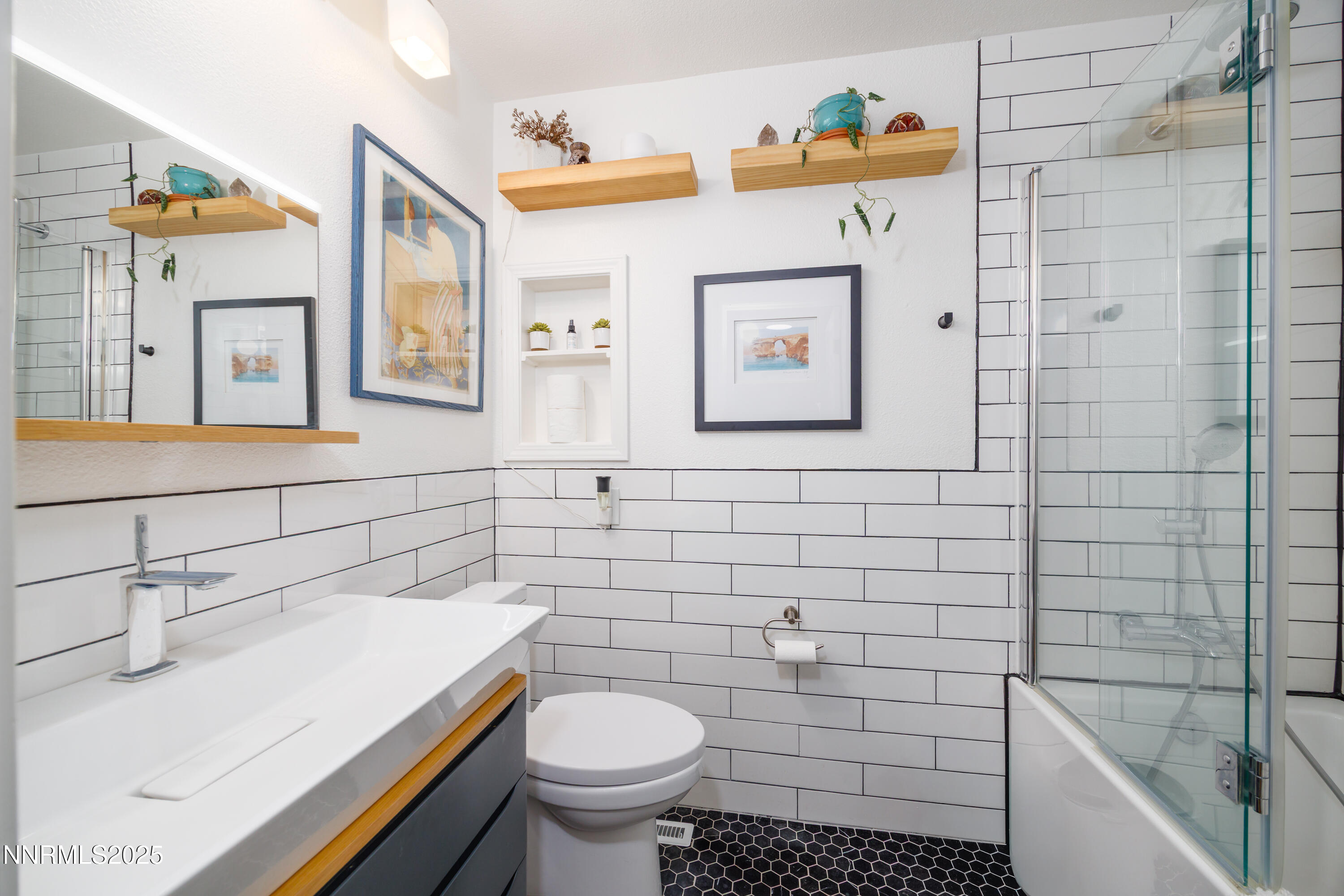 676 W Riverview Circle