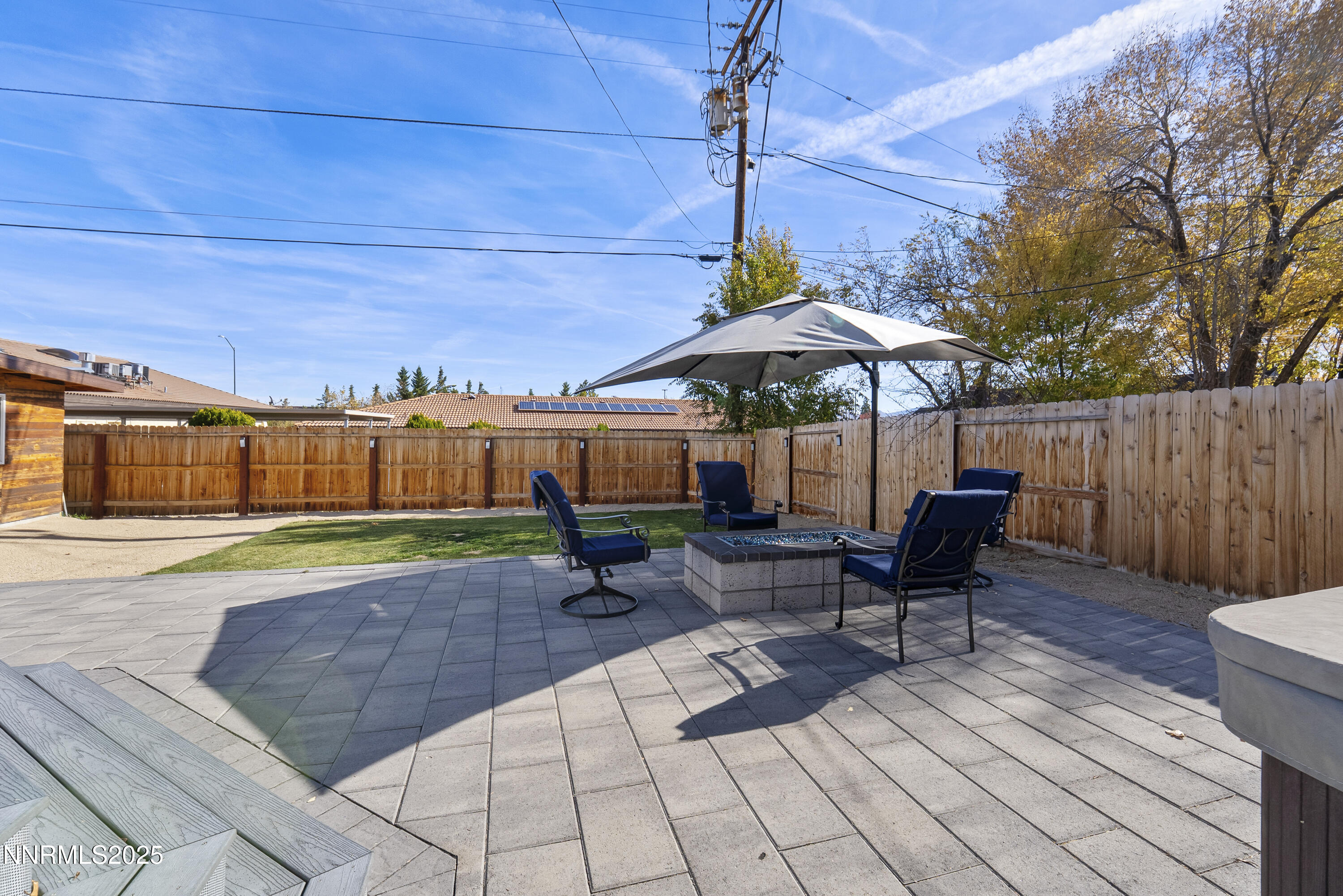 1692 Oakhurst Avenue