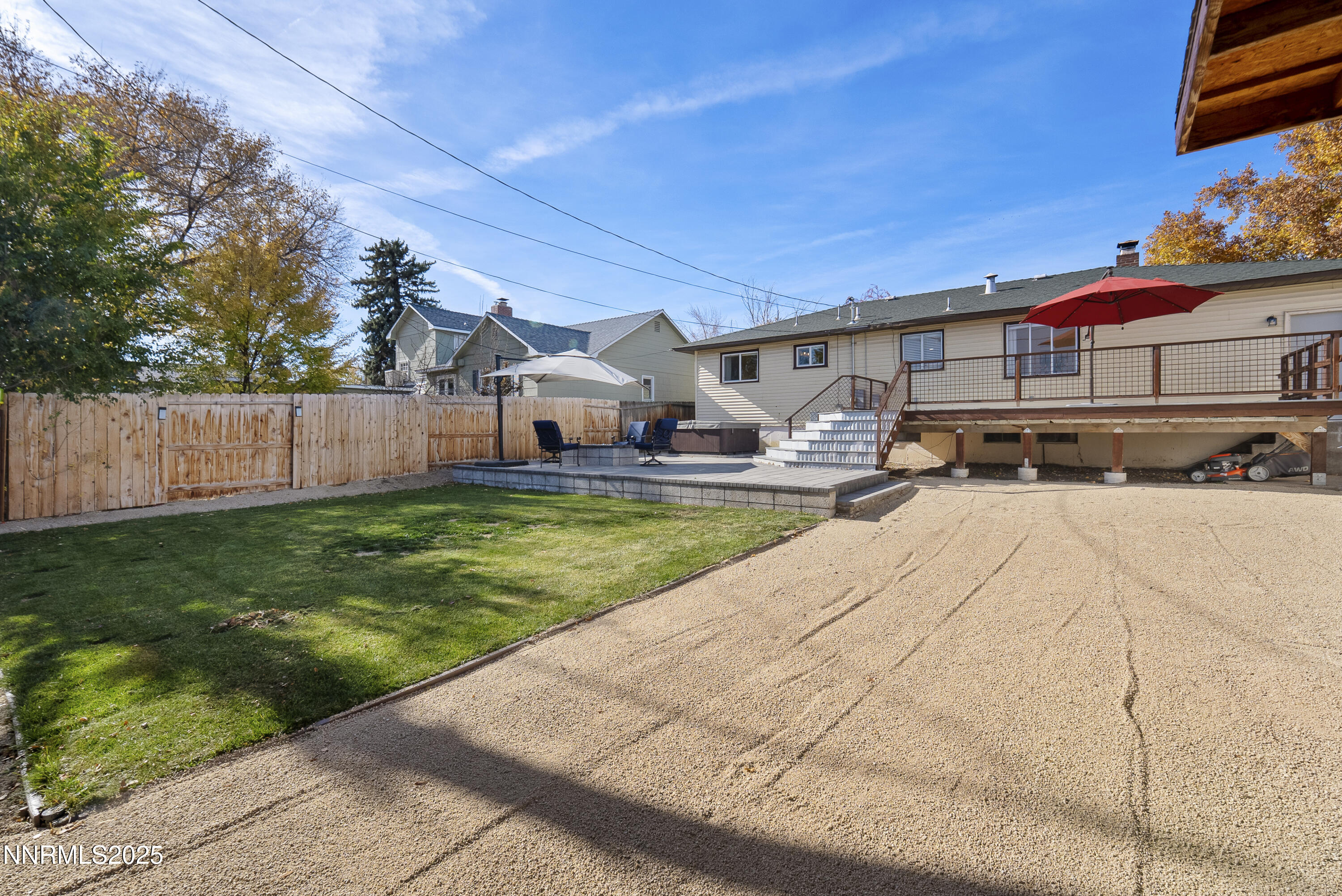 1692 Oakhurst Avenue