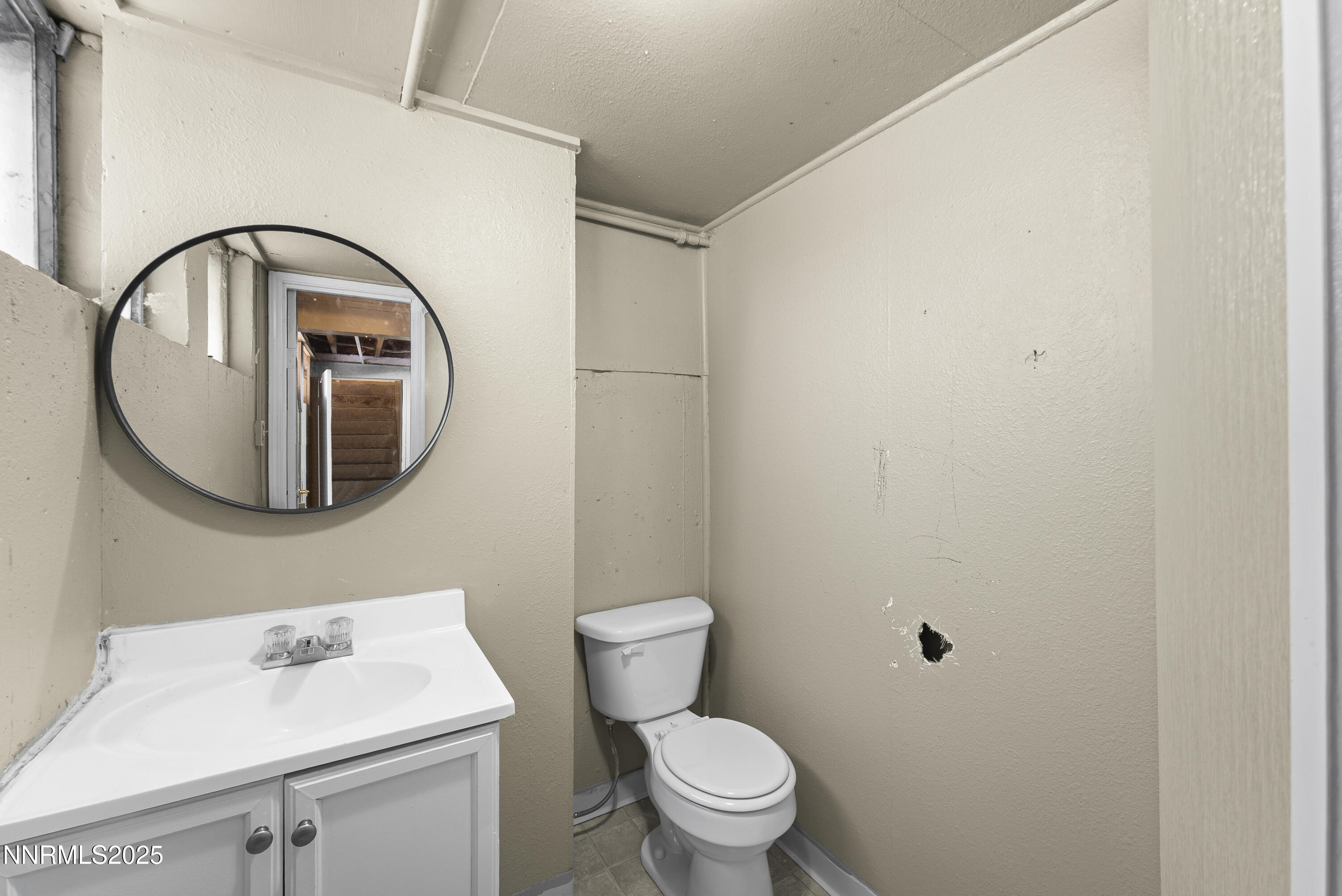 1692 Oakhurst Avenue