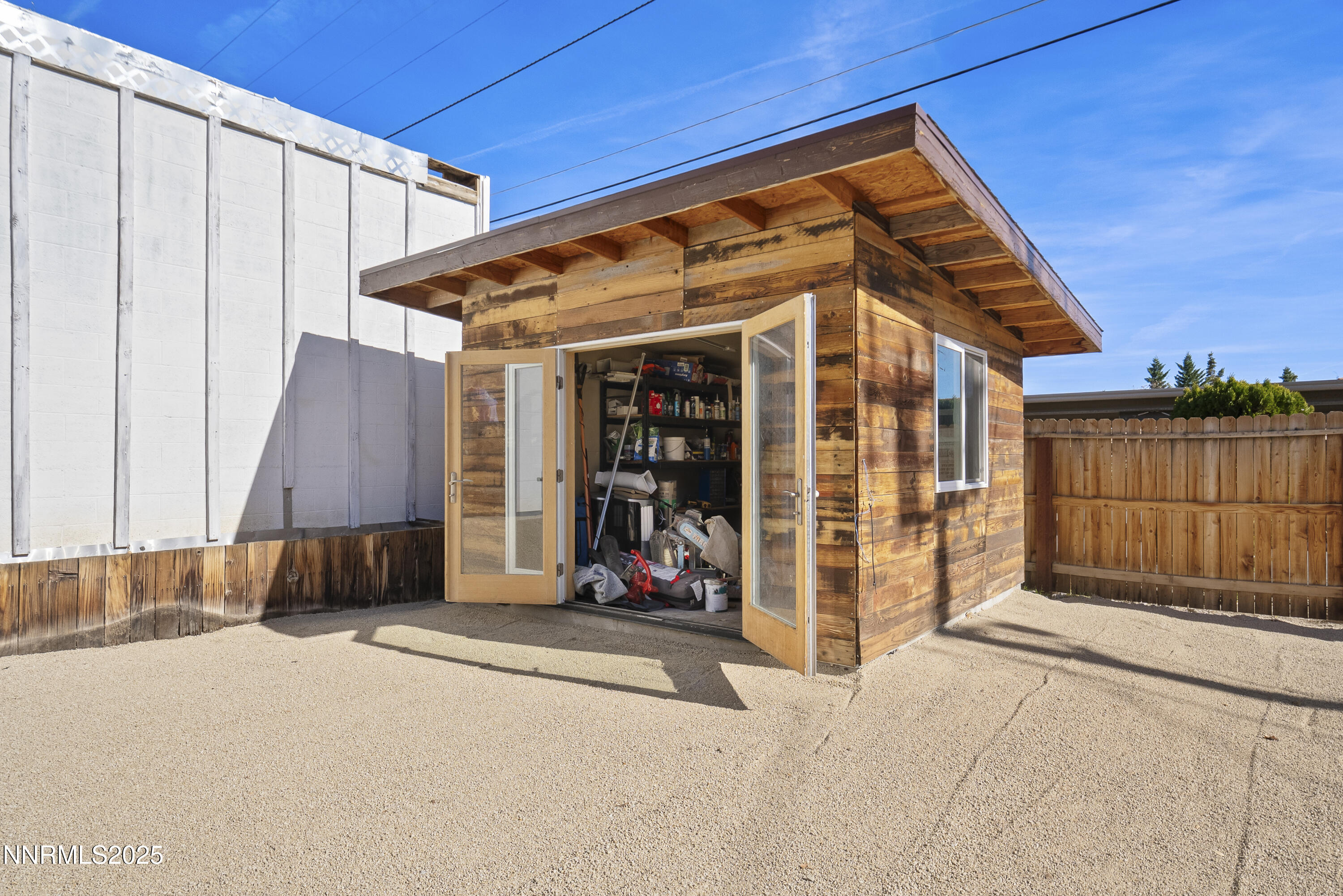 1692 Oakhurst Avenue