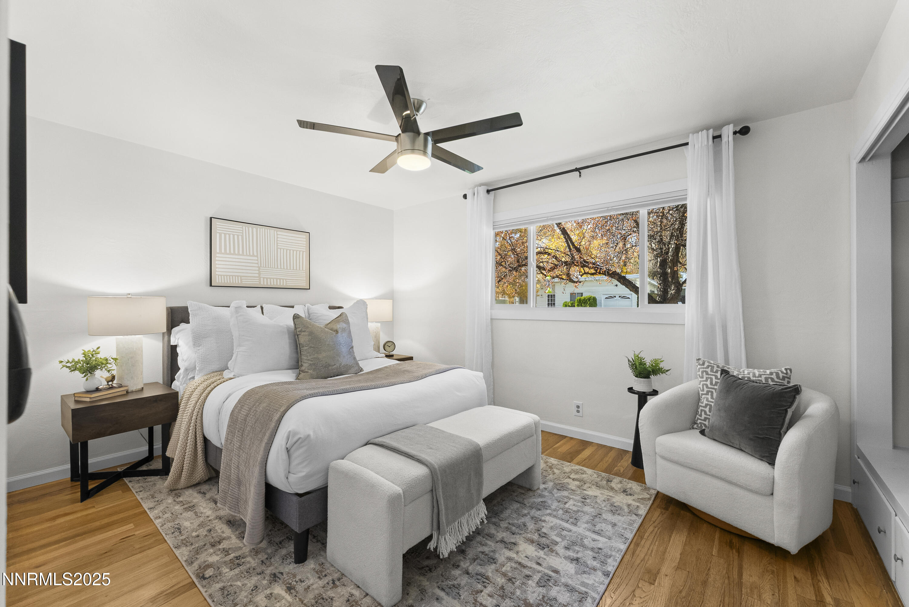 1692 Oakhurst Avenue