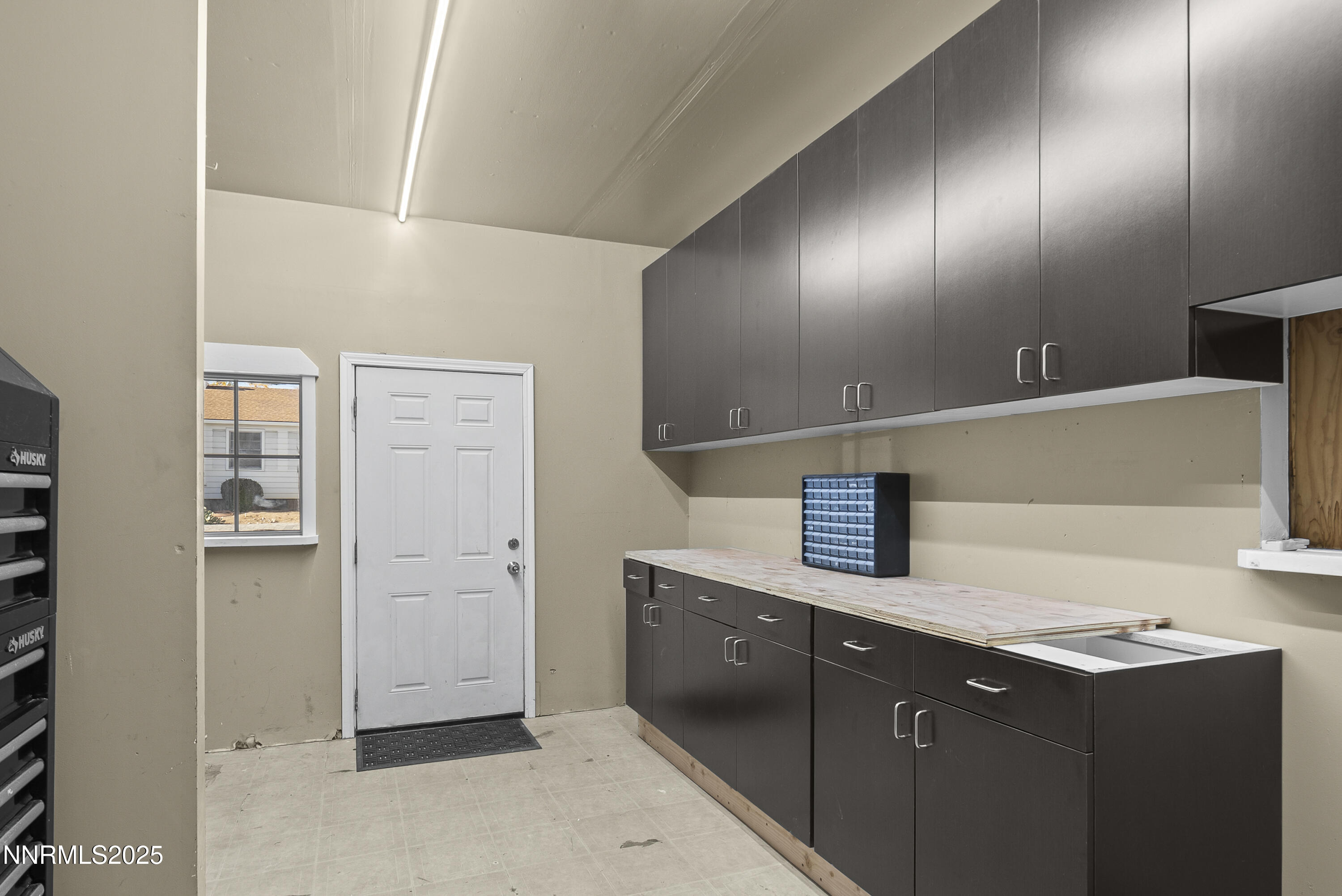 1692 Oakhurst Avenue