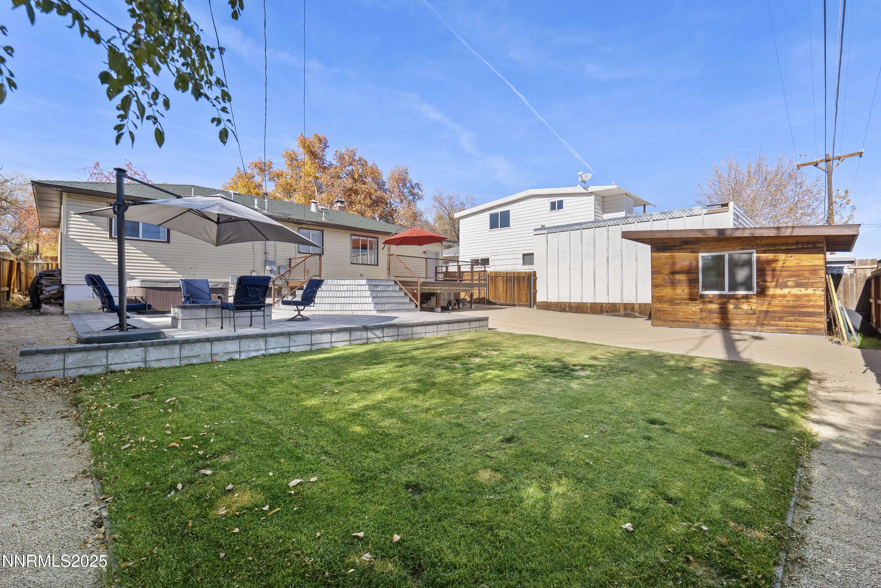 1692 Oakhurst Avenue