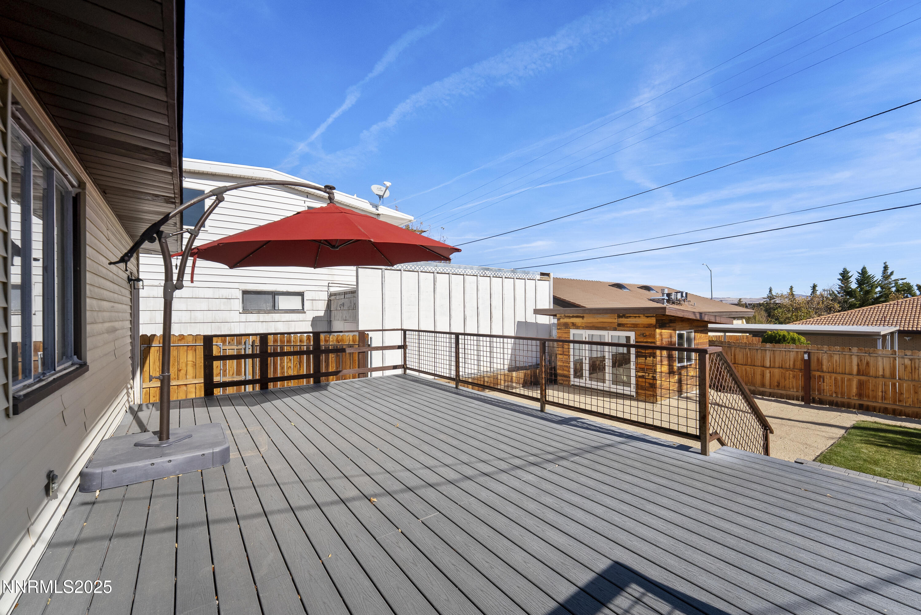 1692 Oakhurst Avenue