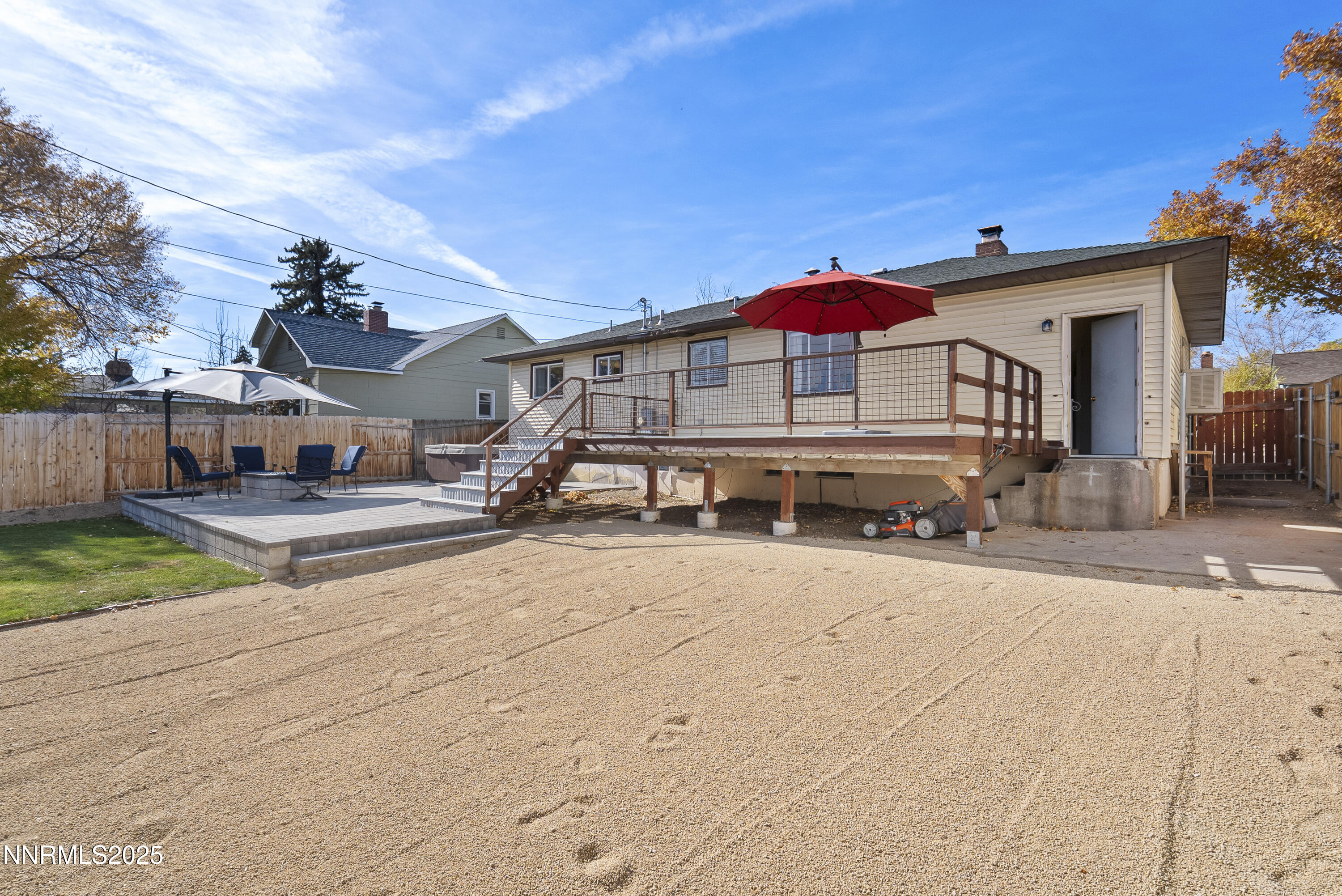 1692 Oakhurst Avenue