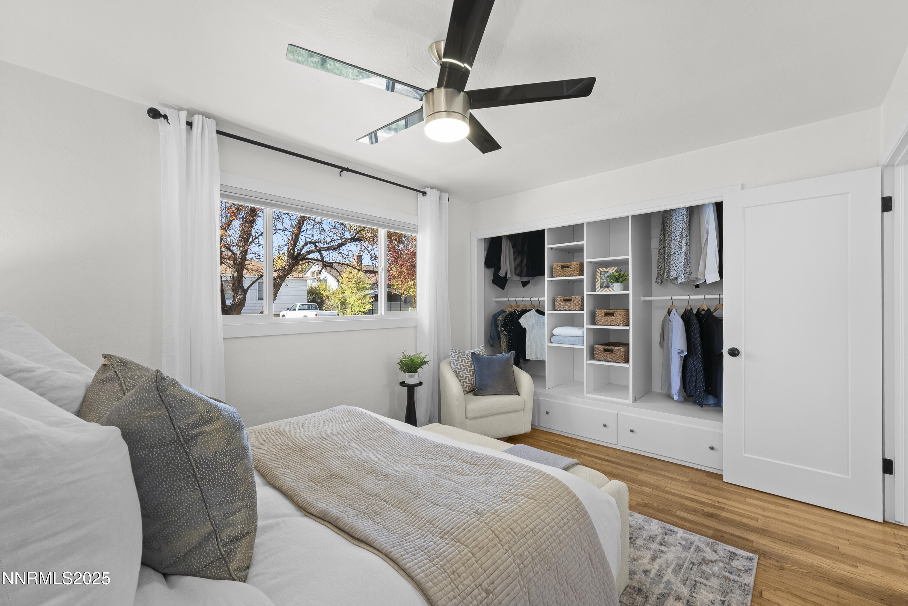 1692 Oakhurst Avenue