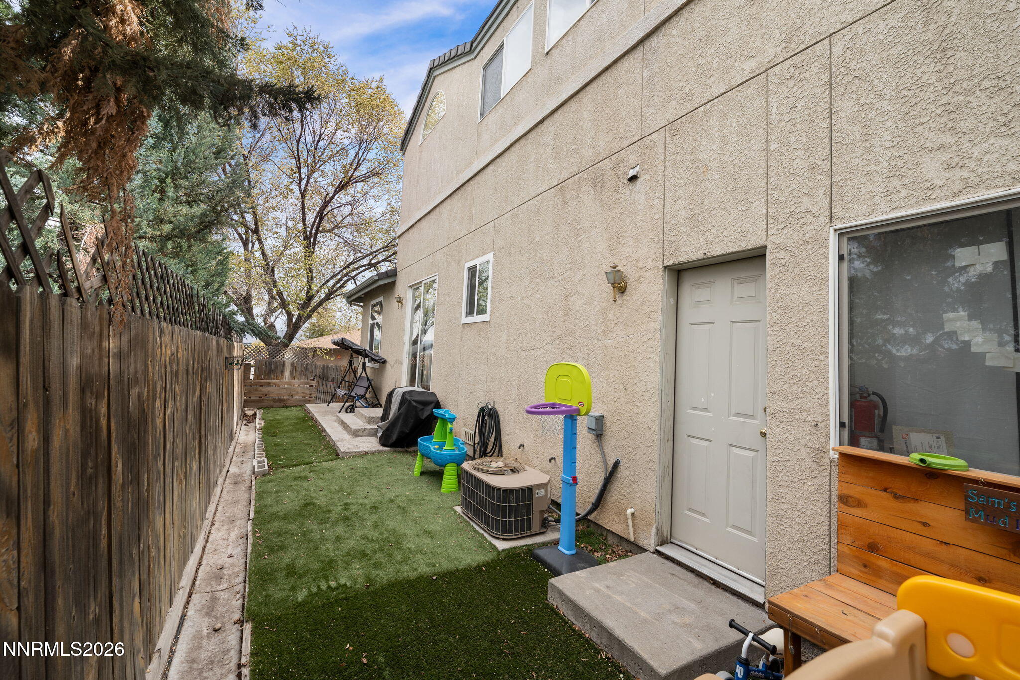 501 Warren Court