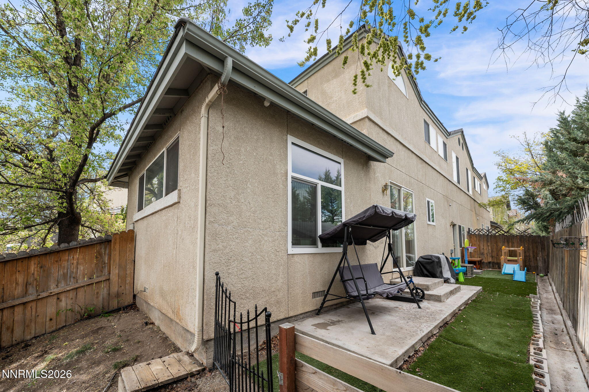 501 Warren Court