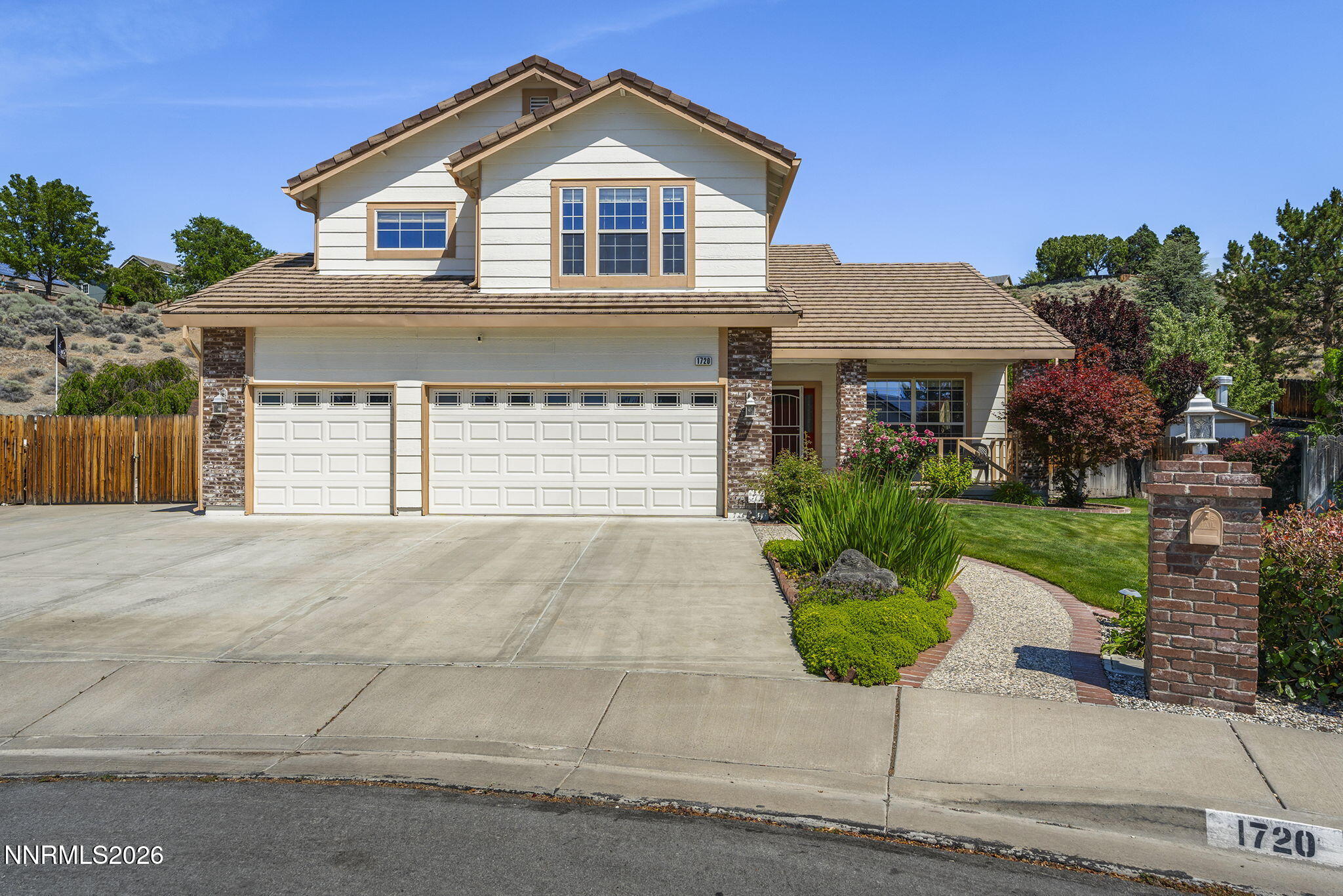 1720 Crestside Court