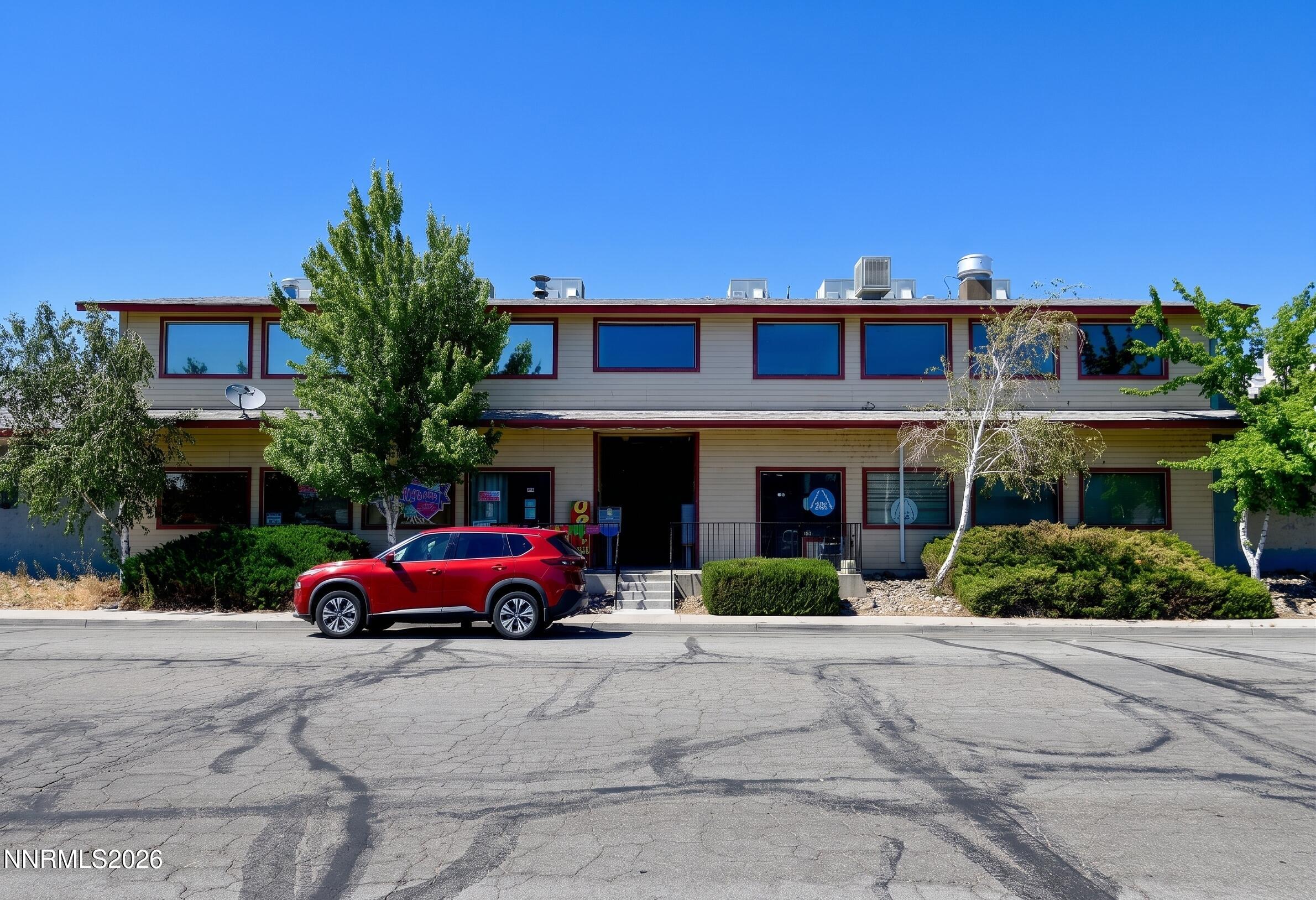 933 Woodside Drive 201 - 204