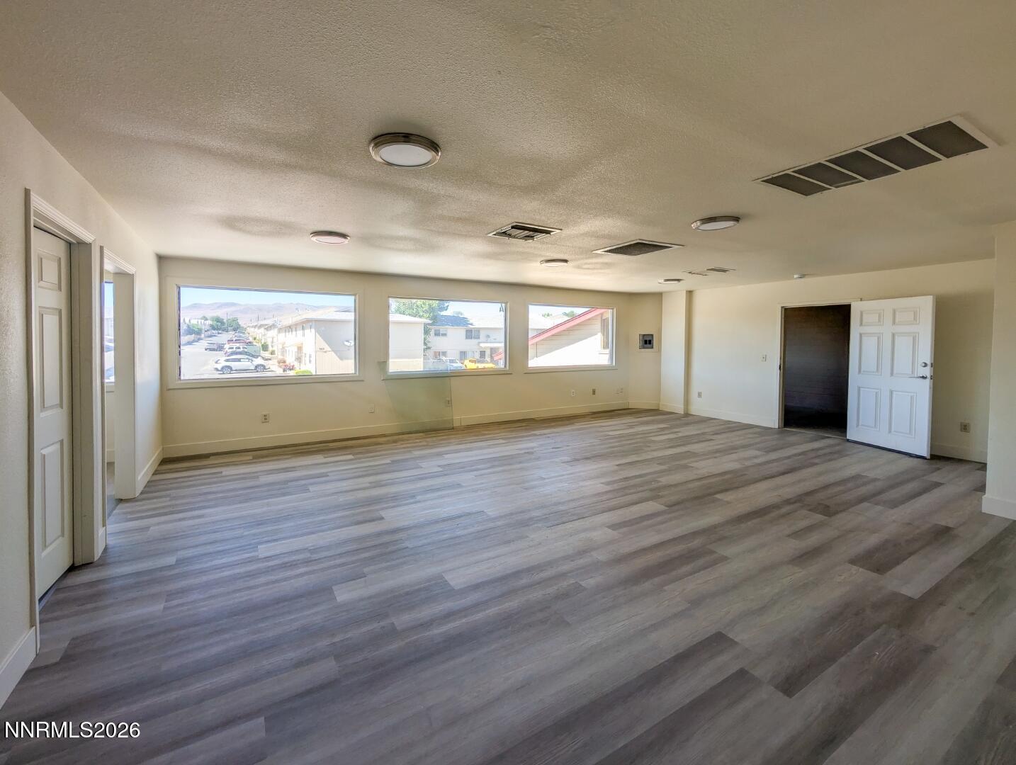 933 Woodside Drive 201 - 204