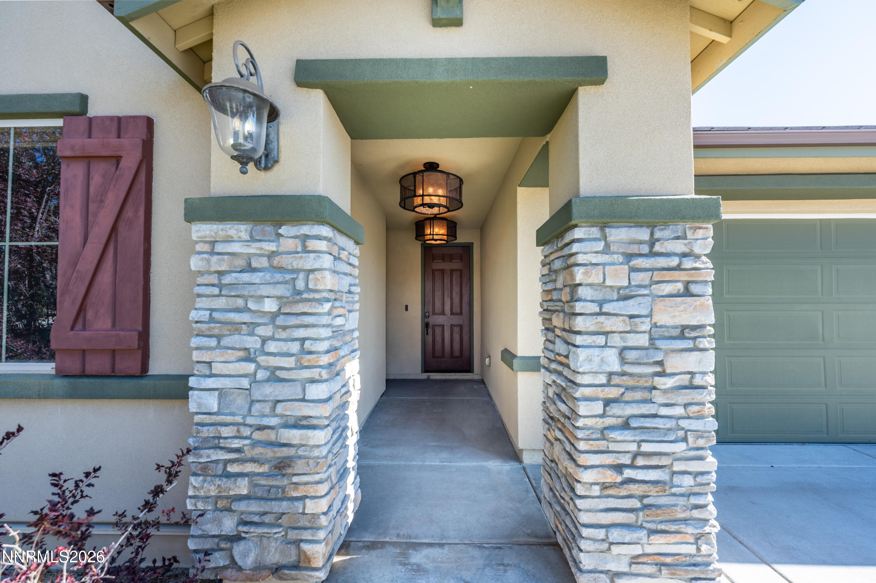 1390 Ione Pass Trail