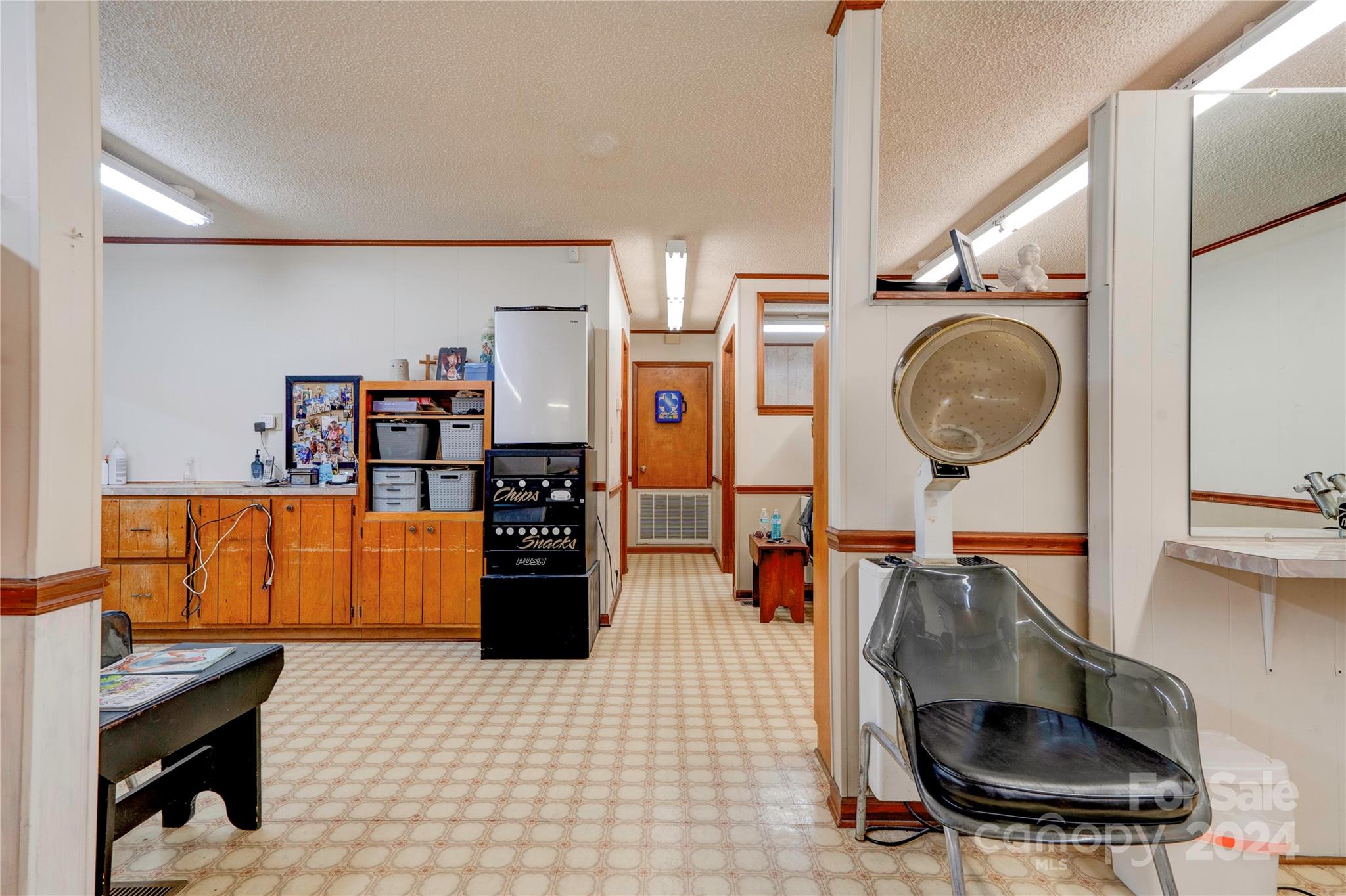 2500 Joes Lake Road