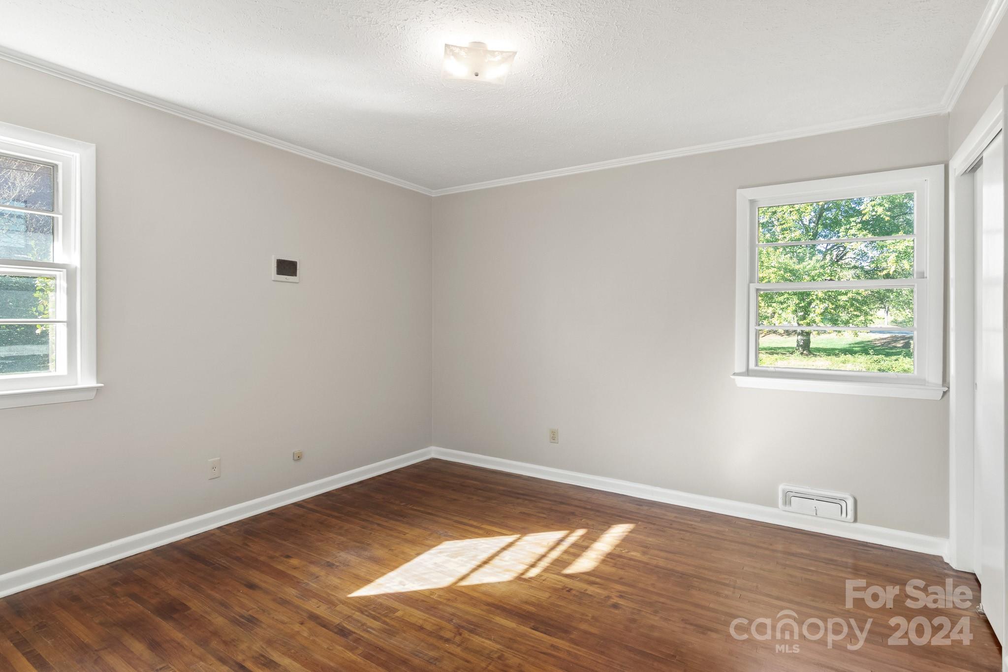 1102 W Elm Street