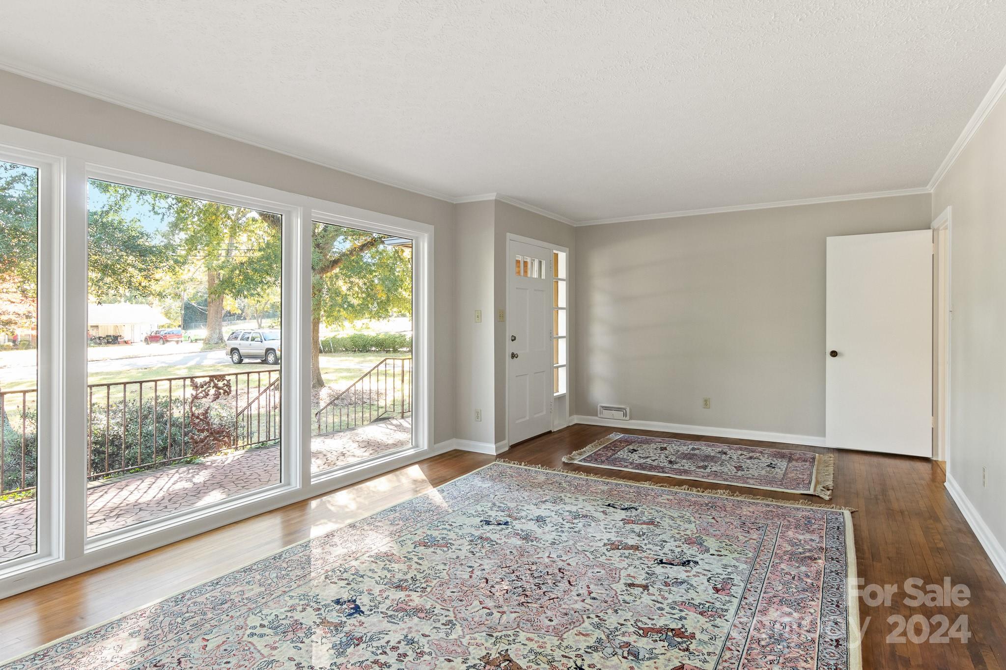 1102 W Elm Street