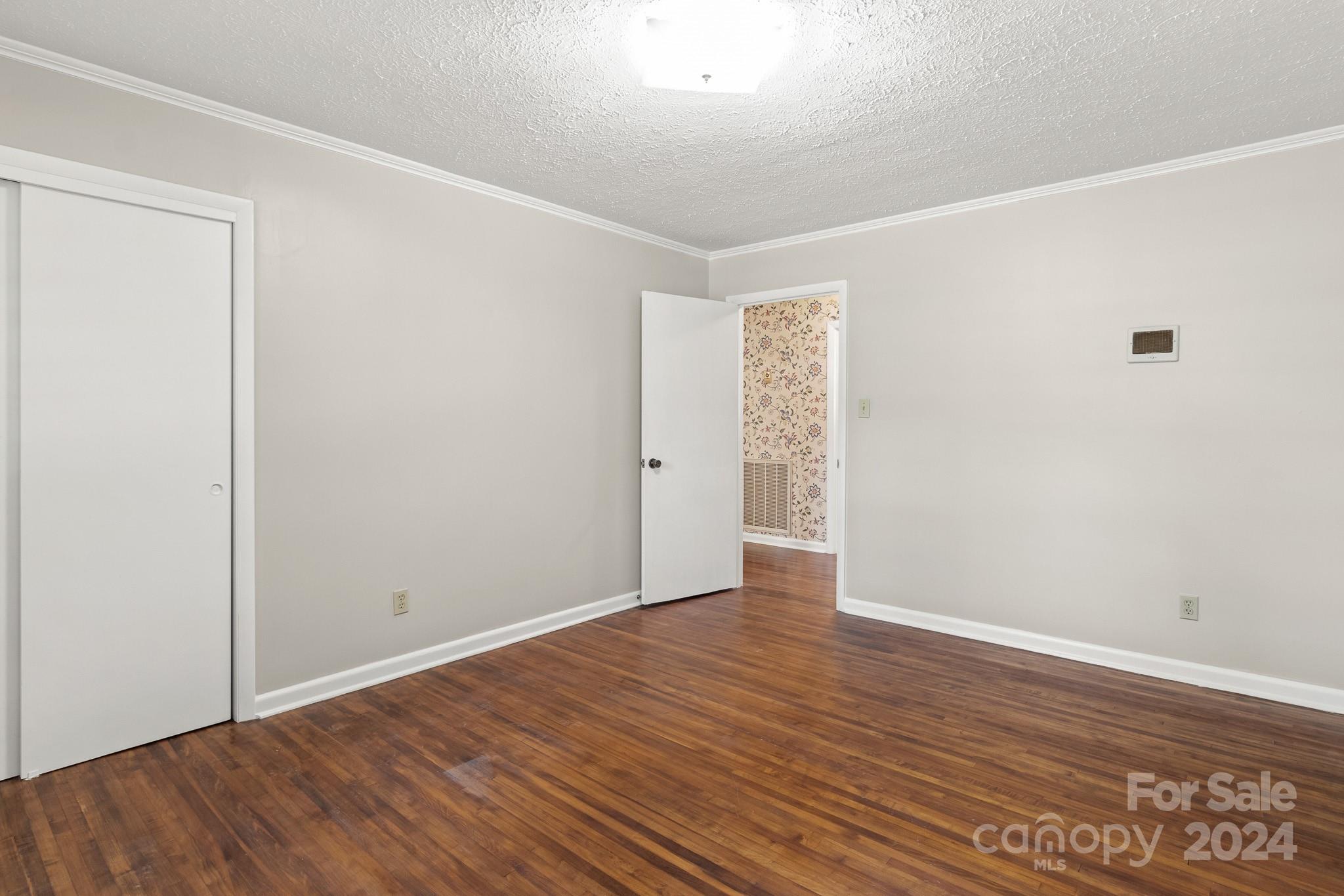 1102 W Elm Street